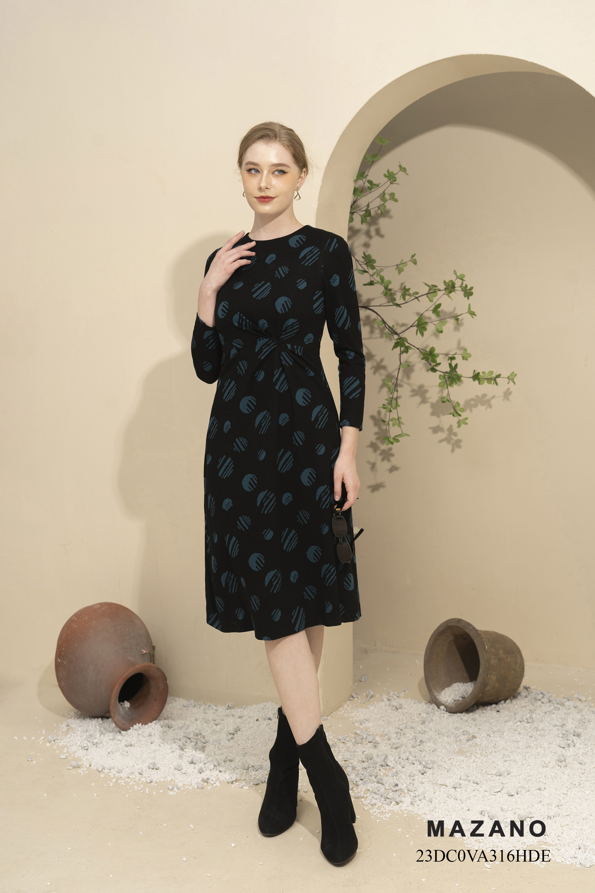 Đầm dạ len xoắn eo chân A