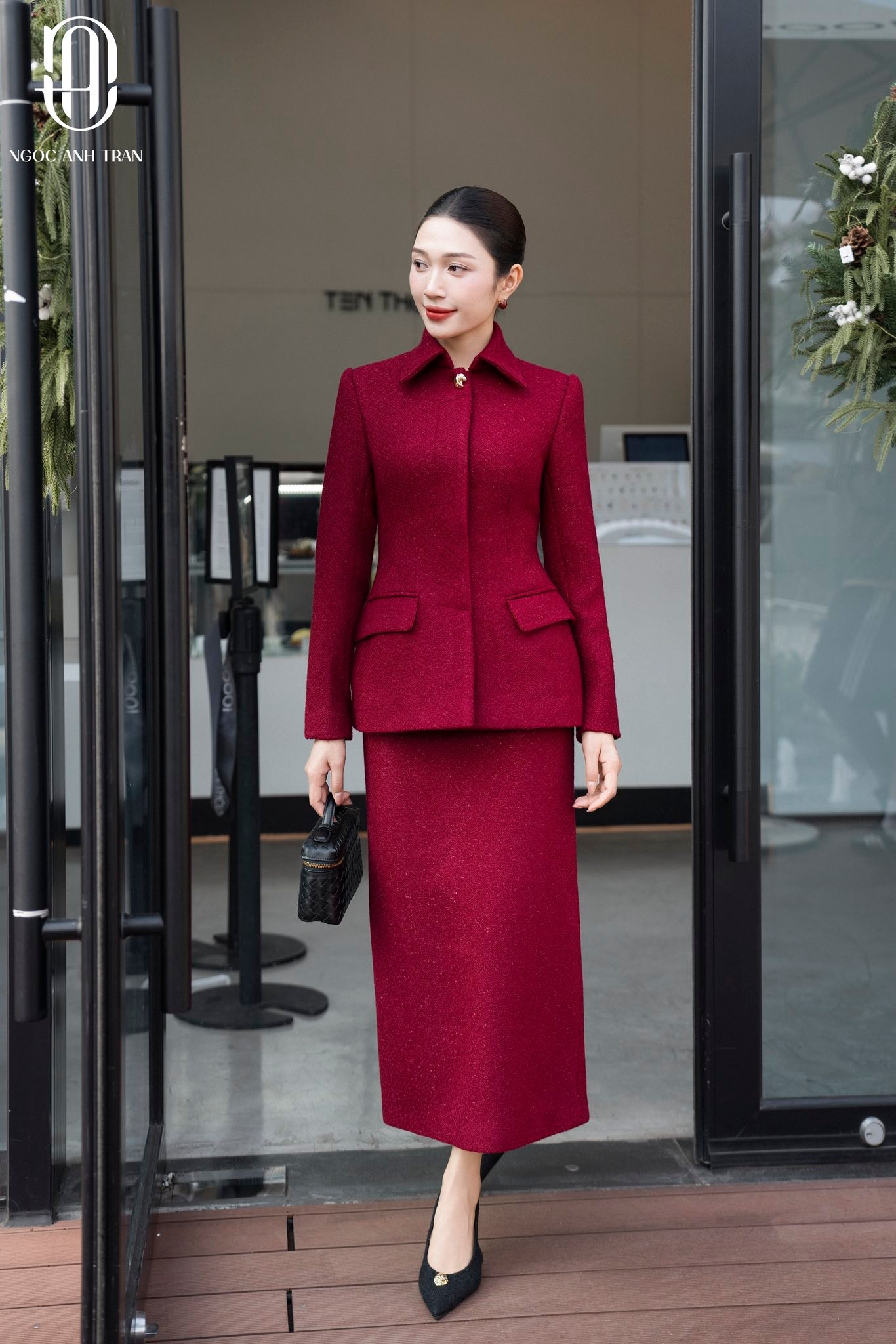 CV059 - Chân váy dáng dài màu đỏ