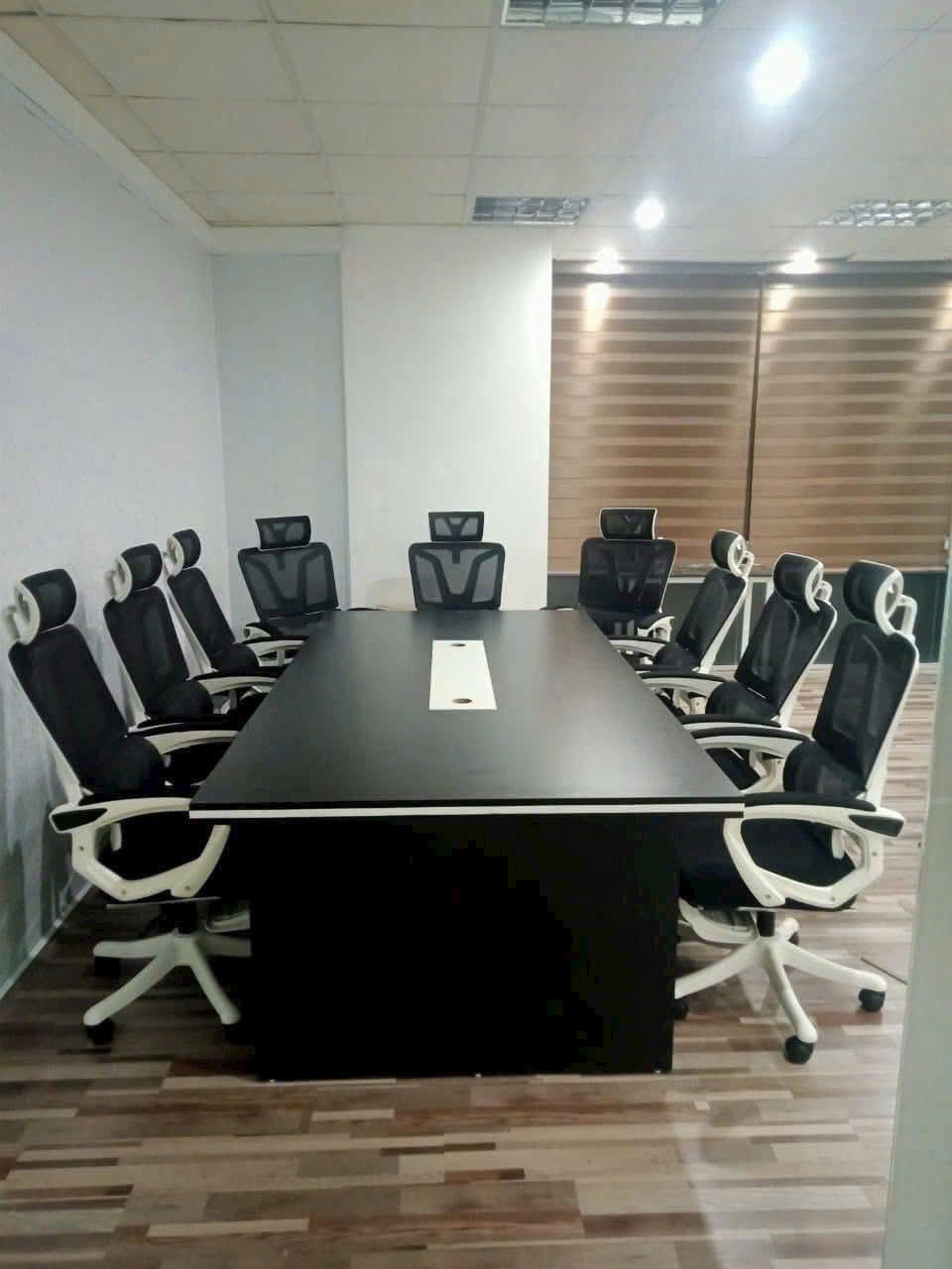 Bàn Họp LX08 - Giá Liên Hệ 0986 987 227