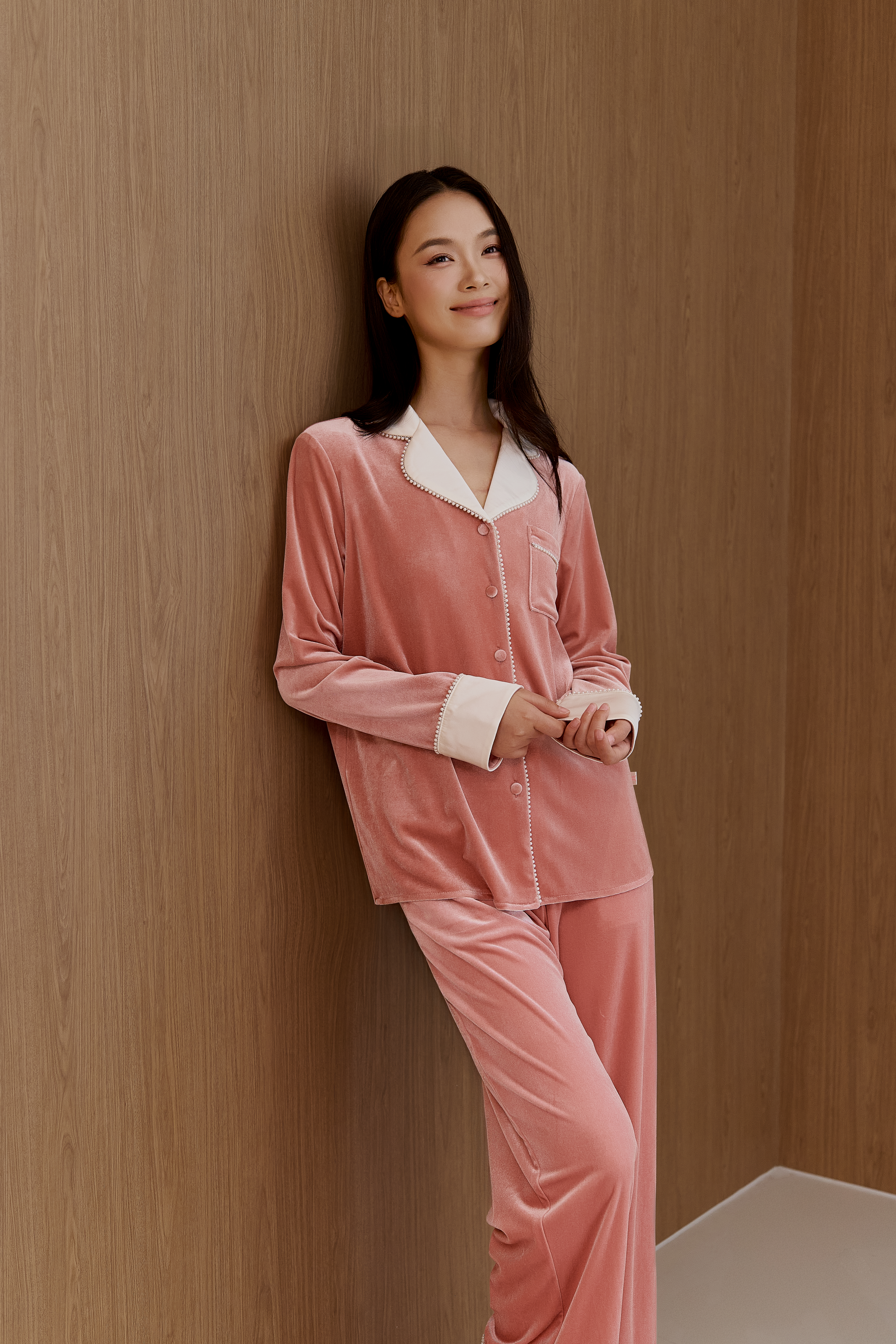 Bộ Nhung 𝑺𝒐𝒇𝒕 𝑯𝒐𝒖𝒓𝒔 áo dài tay, quần dài BN657