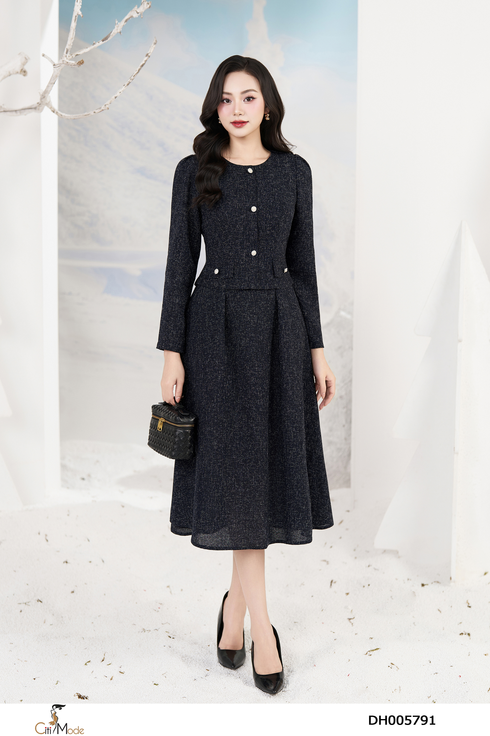 Đầm xòe dạ tím than cổ tròn tay dài nẹp cúc