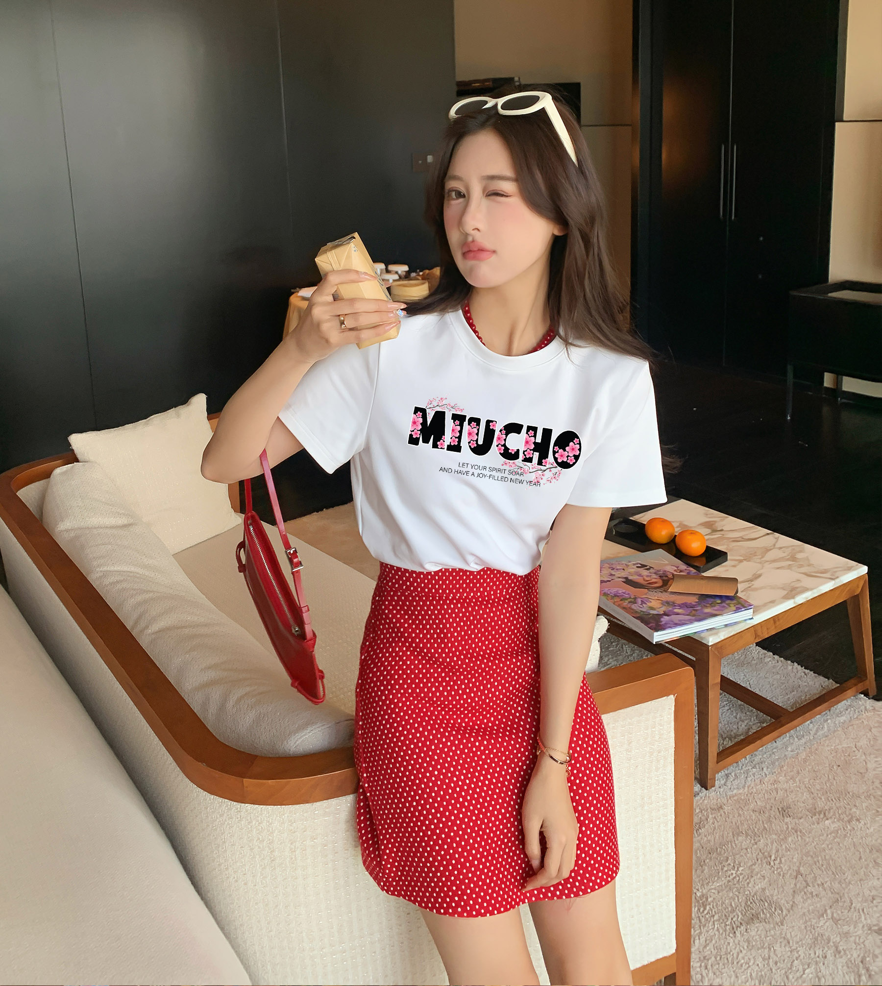 Áo thun nữ tết form vừa regular local brand vải cotton 4c thoáng mát 1804 Miucho in graphic_thumbnail_6