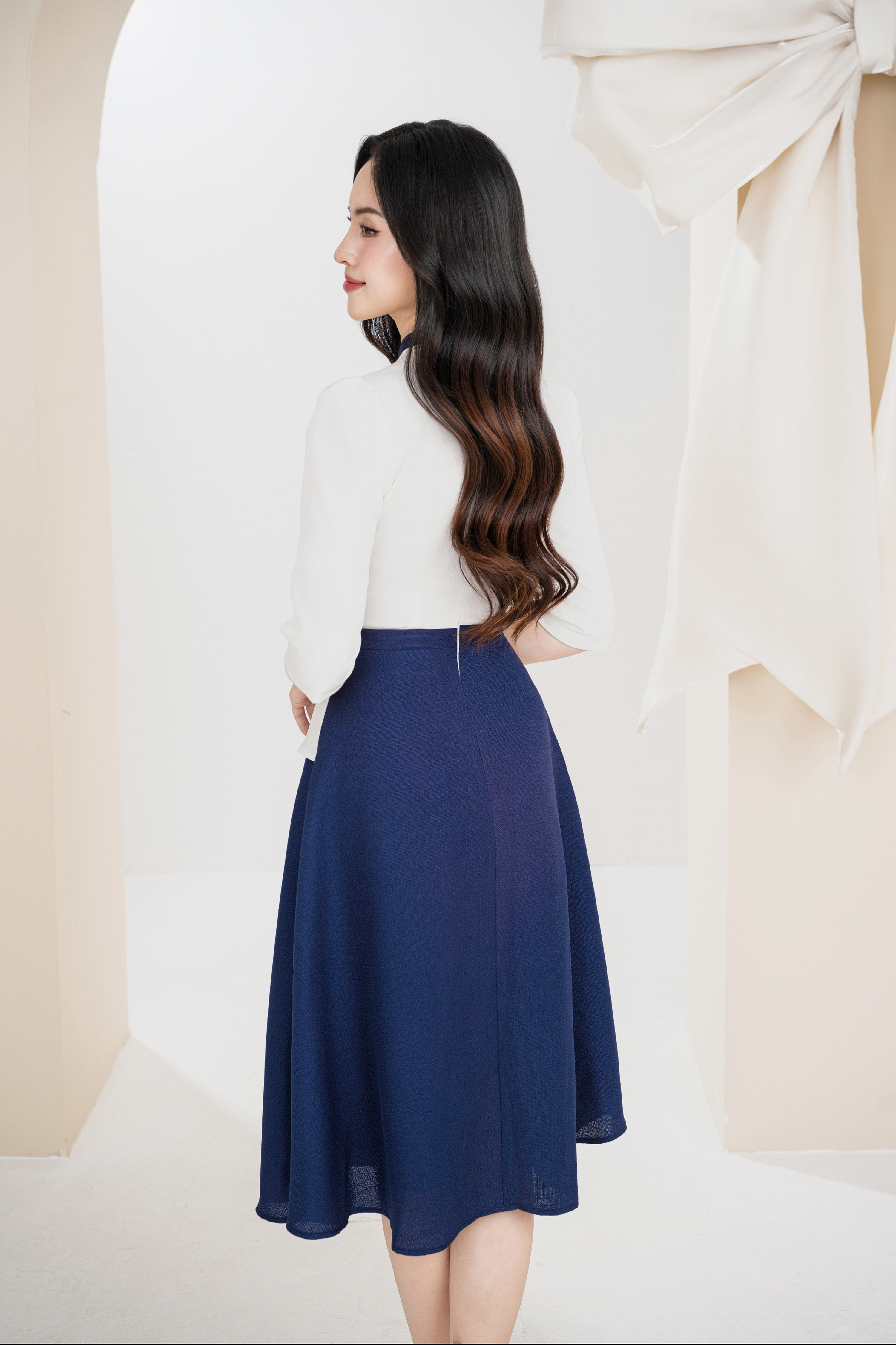 Đầm xoè trắng phối chân váy xanh_thumbnail_1