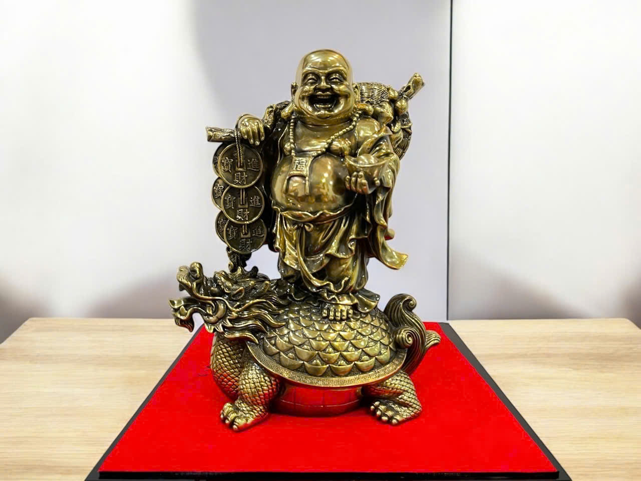 Tượng phật di lặc gánh tiền cao 44 cm đúc đồng vàng_thumbnail_0