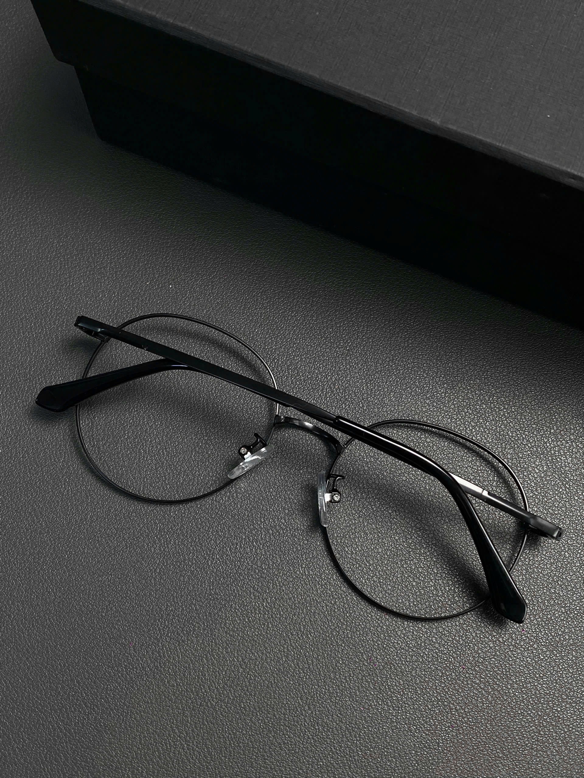 Classic Titanium Eyewear Oval Model_thumbnail_14