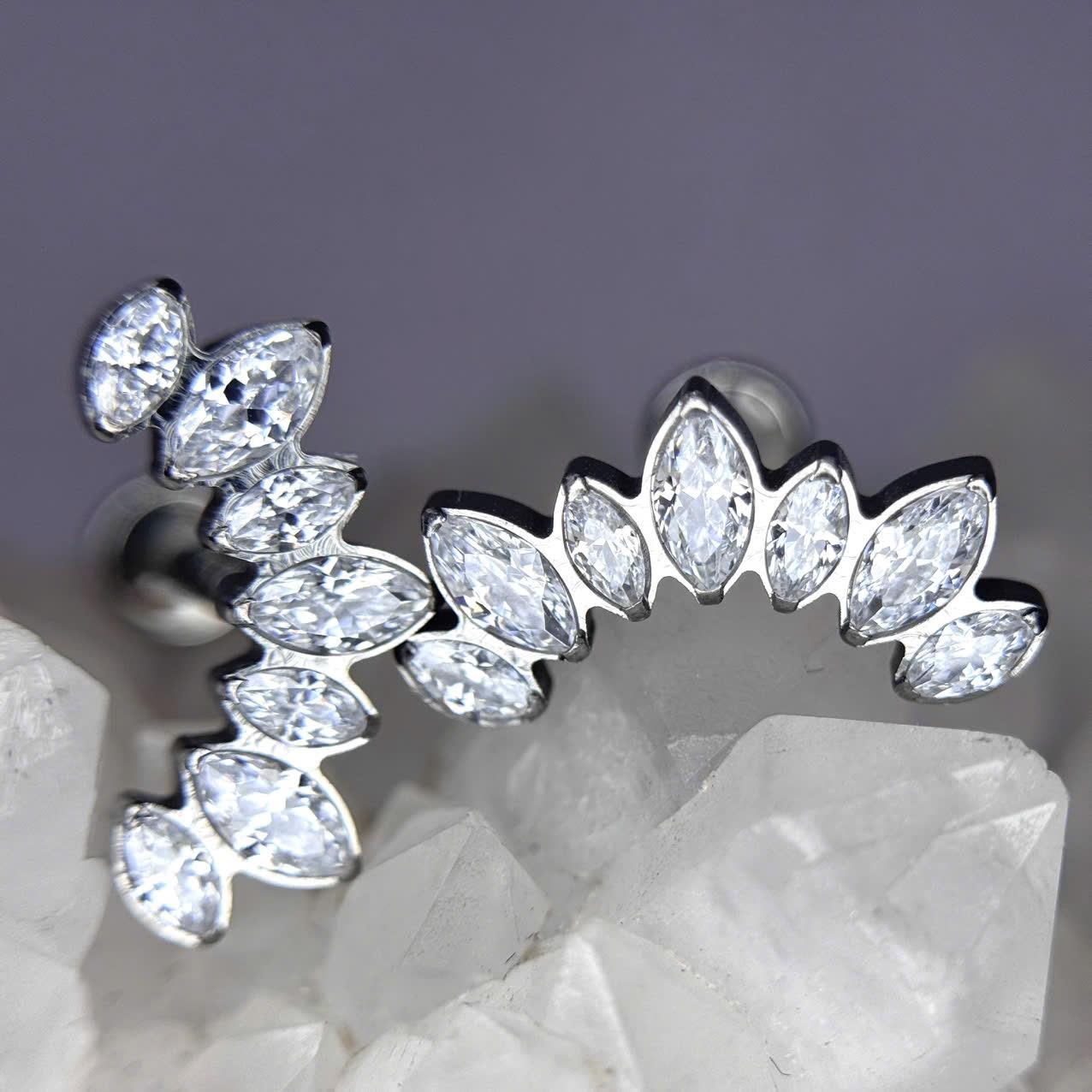 Khuyên kiểu titan 7 lá kim cương bo viền_thumbnail_2