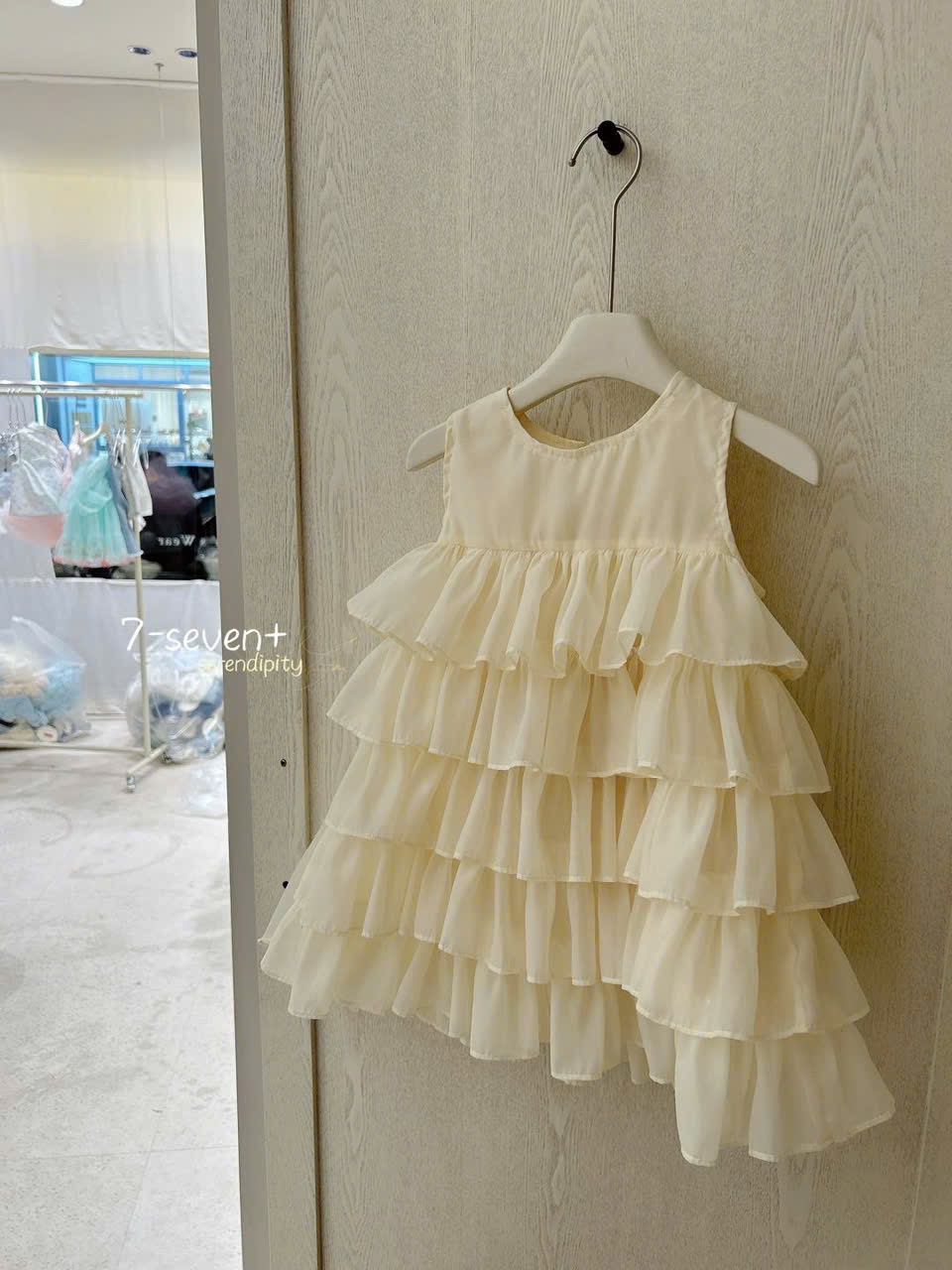 (H127) Váy sát nách thô lụa xoè tầng hãng Seven
