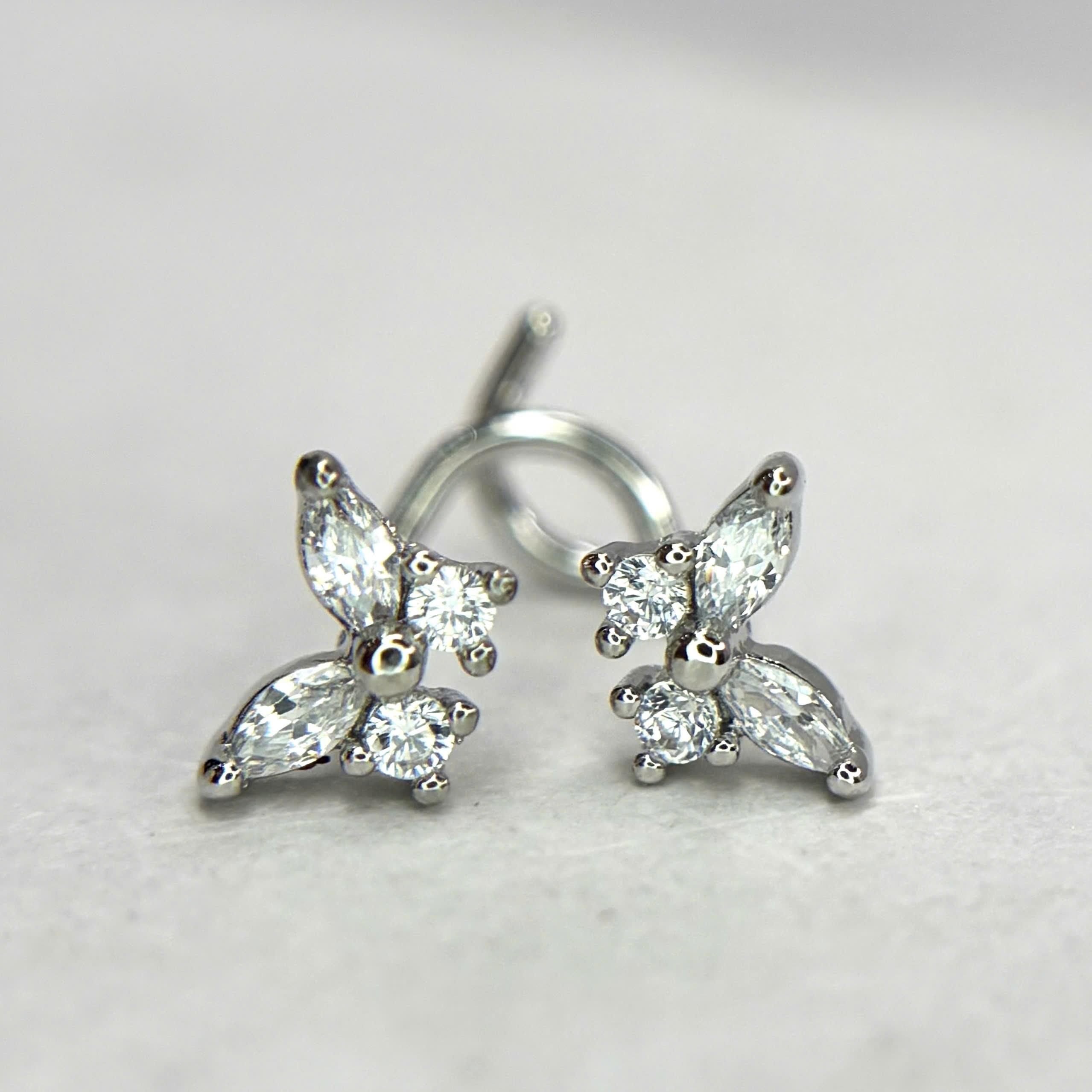 Mũi C bướm trắng