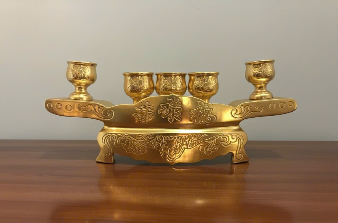 Ngai chén thờ đúc đồng đỏ  thiếp vàng 9999