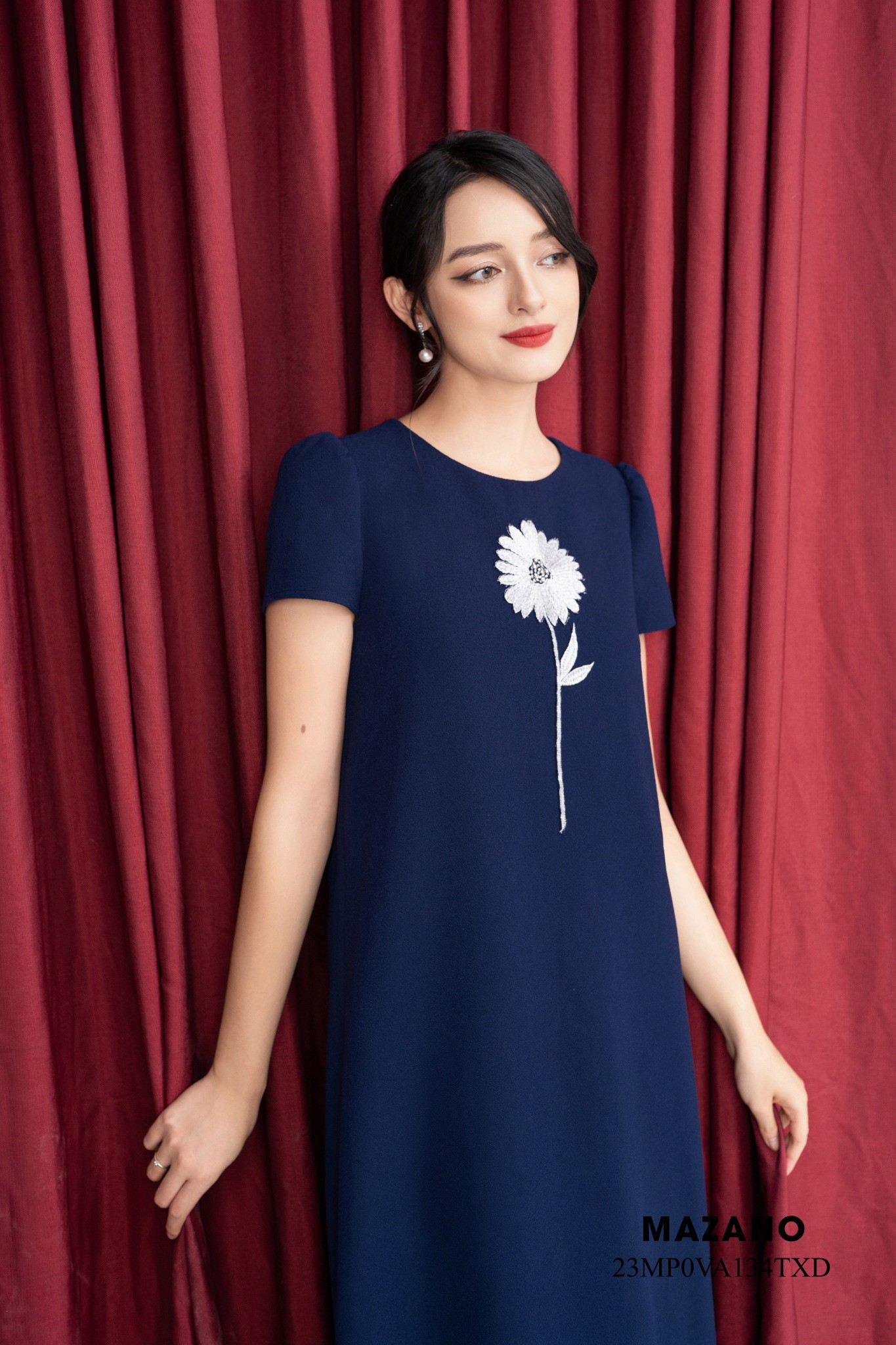 Đầm suông xanh than A dài thêu hoa bố cục_thumbnail_2