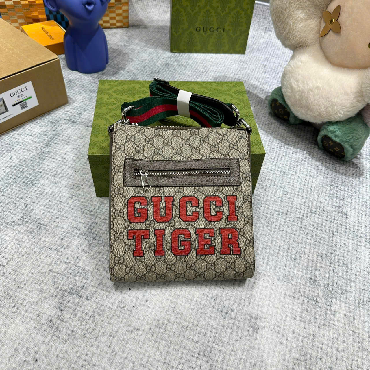 Túi Đeo Chéo Gucci GG Supreme Messenger Bag_thumbnail_5