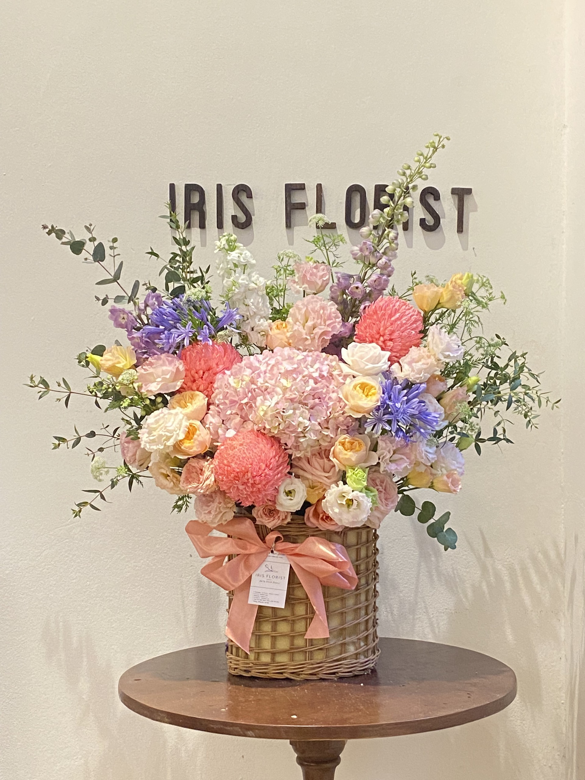 Giỏ hoa Tú cầu mix cúc mẫu đơn và hoa phụ - Size L