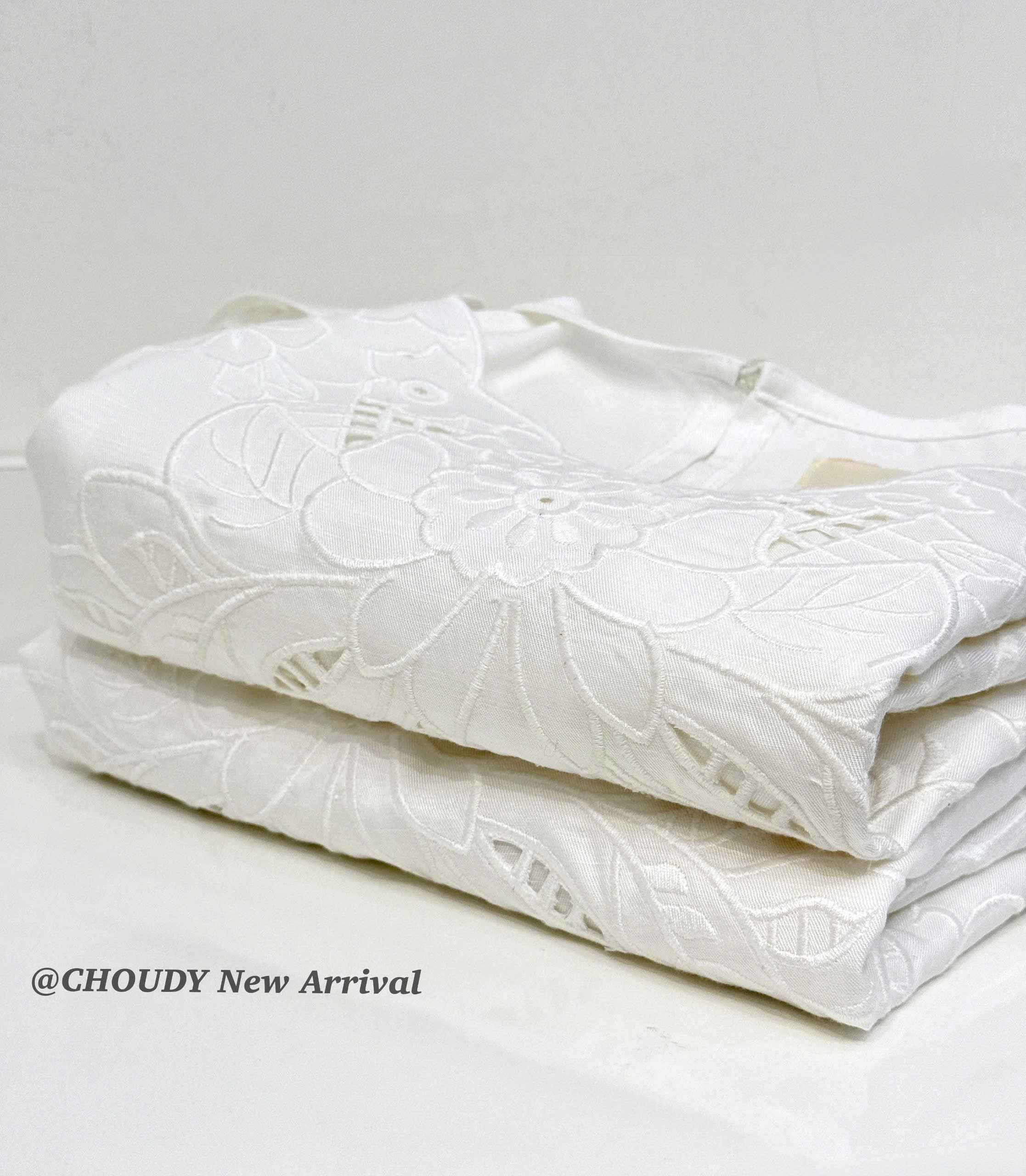 SALE U703 ÁO TRẮNG THÊU HOA_thumbnail_7