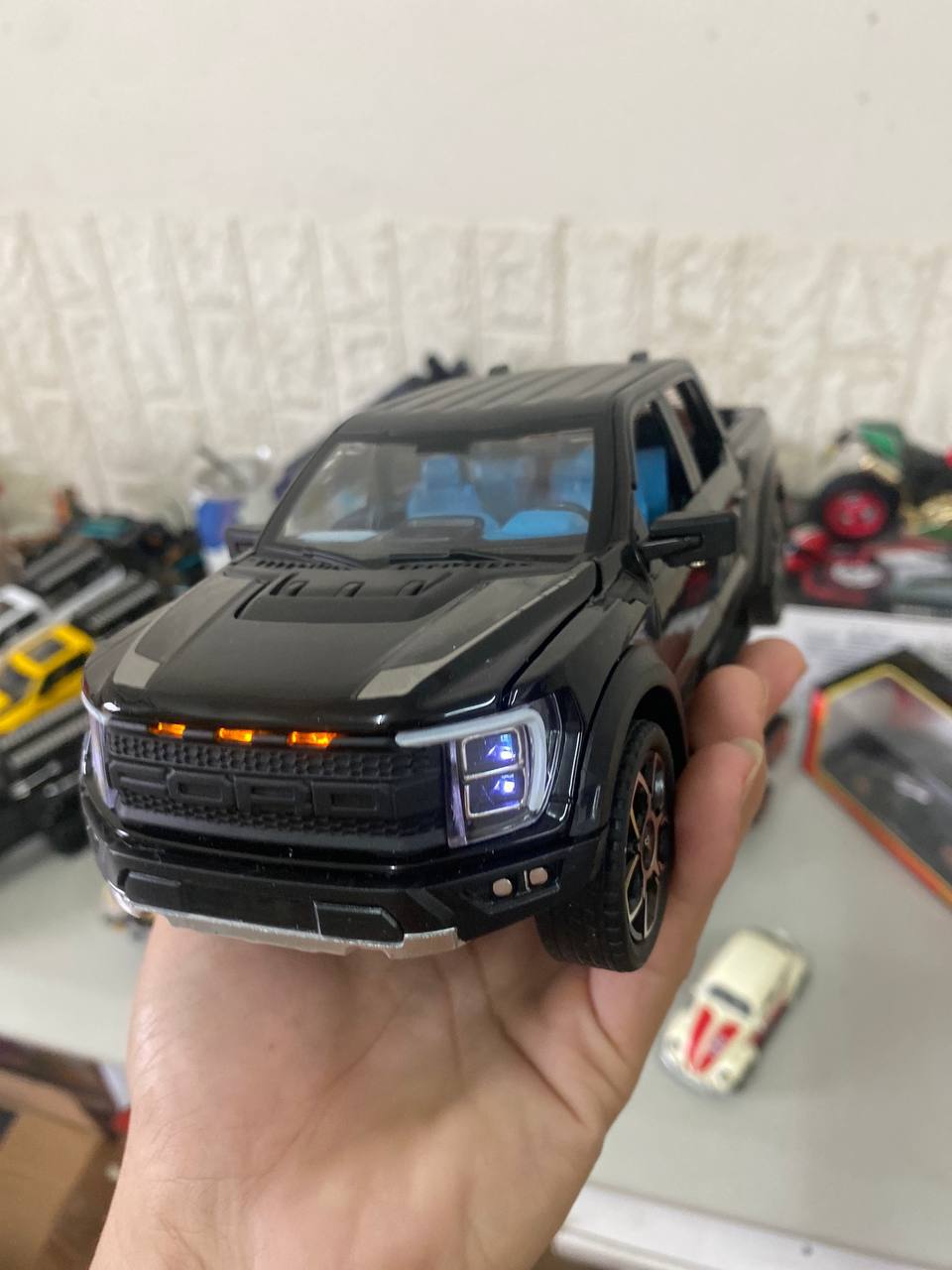 MH Ford Raptor_thumbnail_2