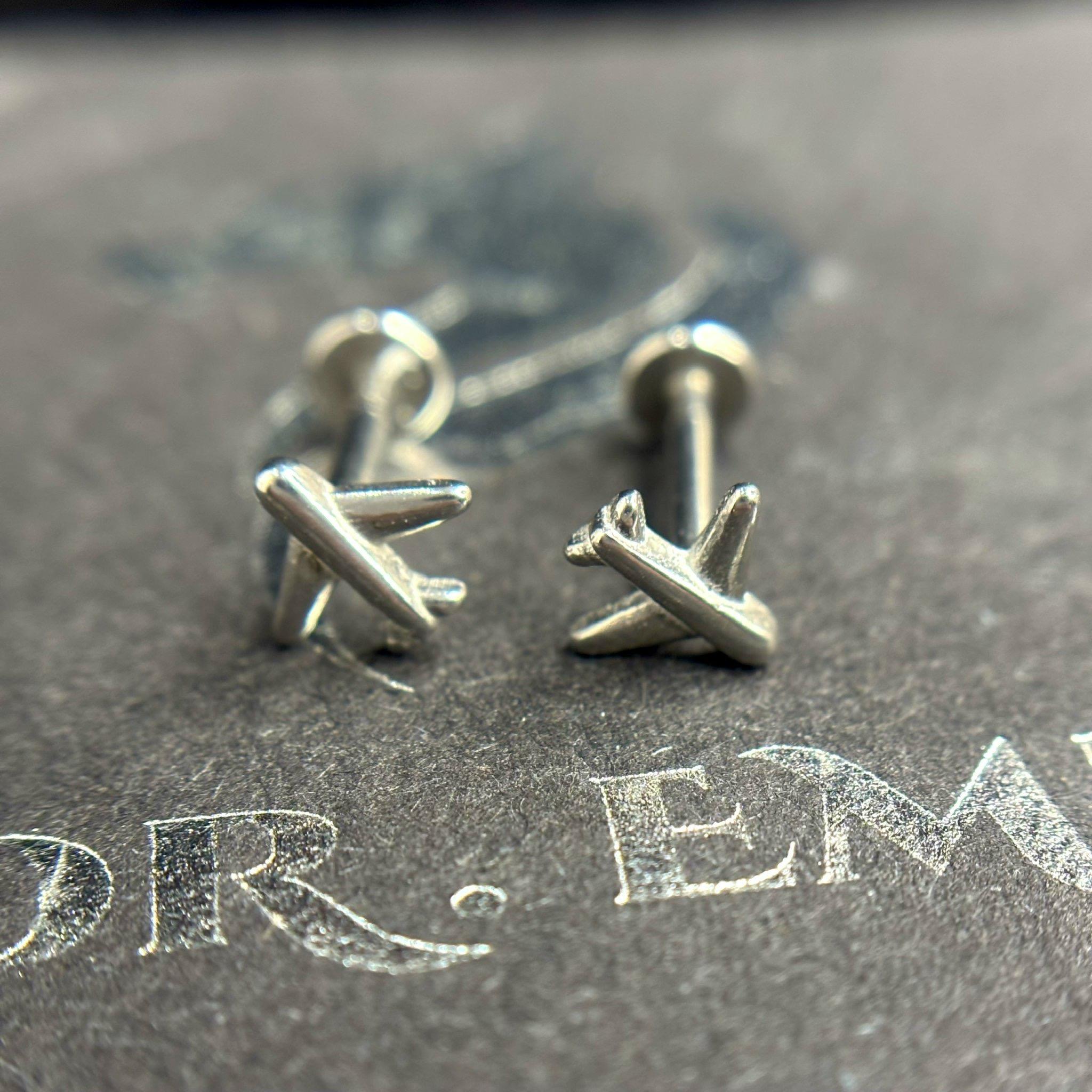 Khuyên kiểu máy bay trơn dẹt_thumbnail_2