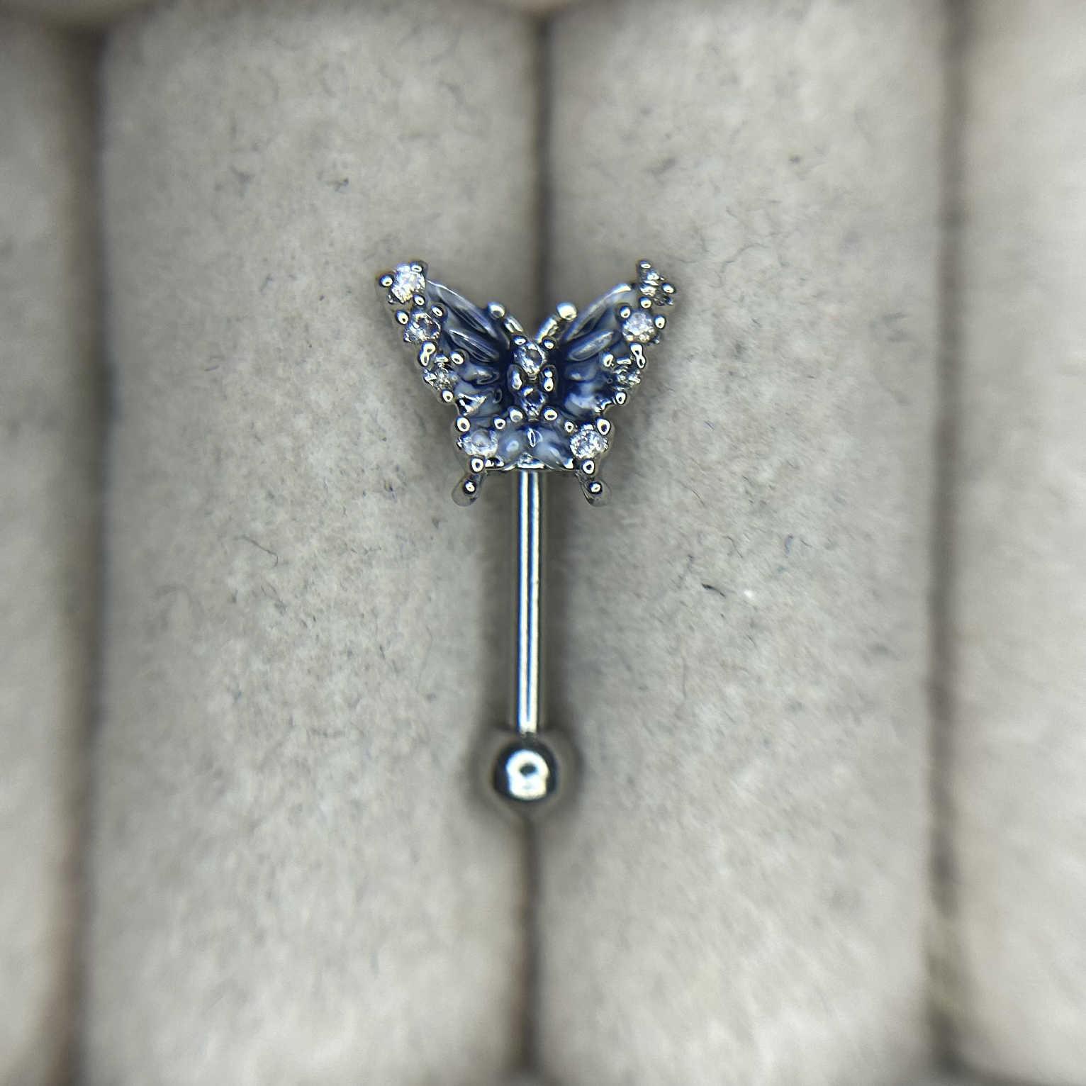 khuyên kiểu vertical con bướm xanh đính kim cương trắng nhỏ viền bạc nổi