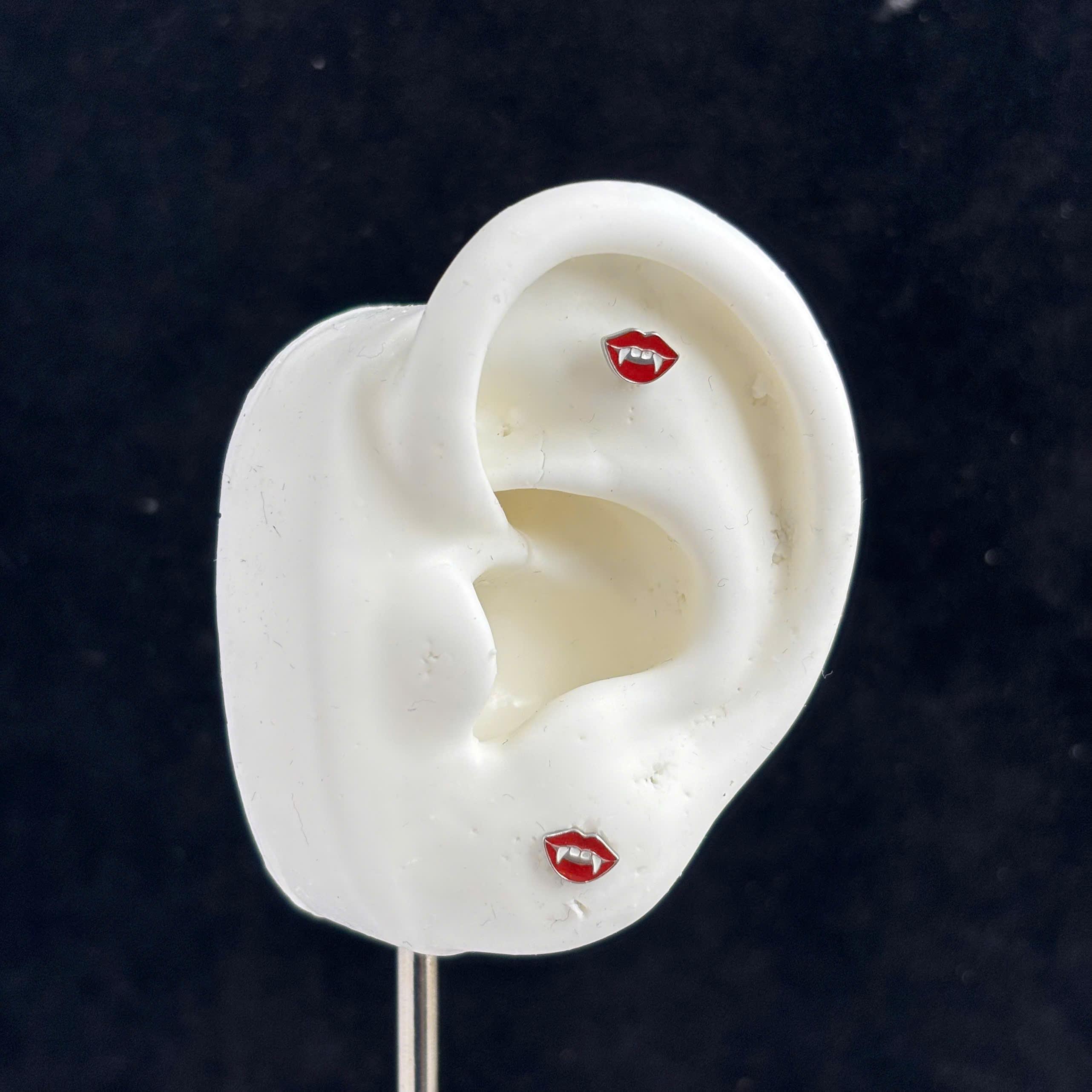 Khuyên kiểu môi đỏ dẹt_thumbnail_2