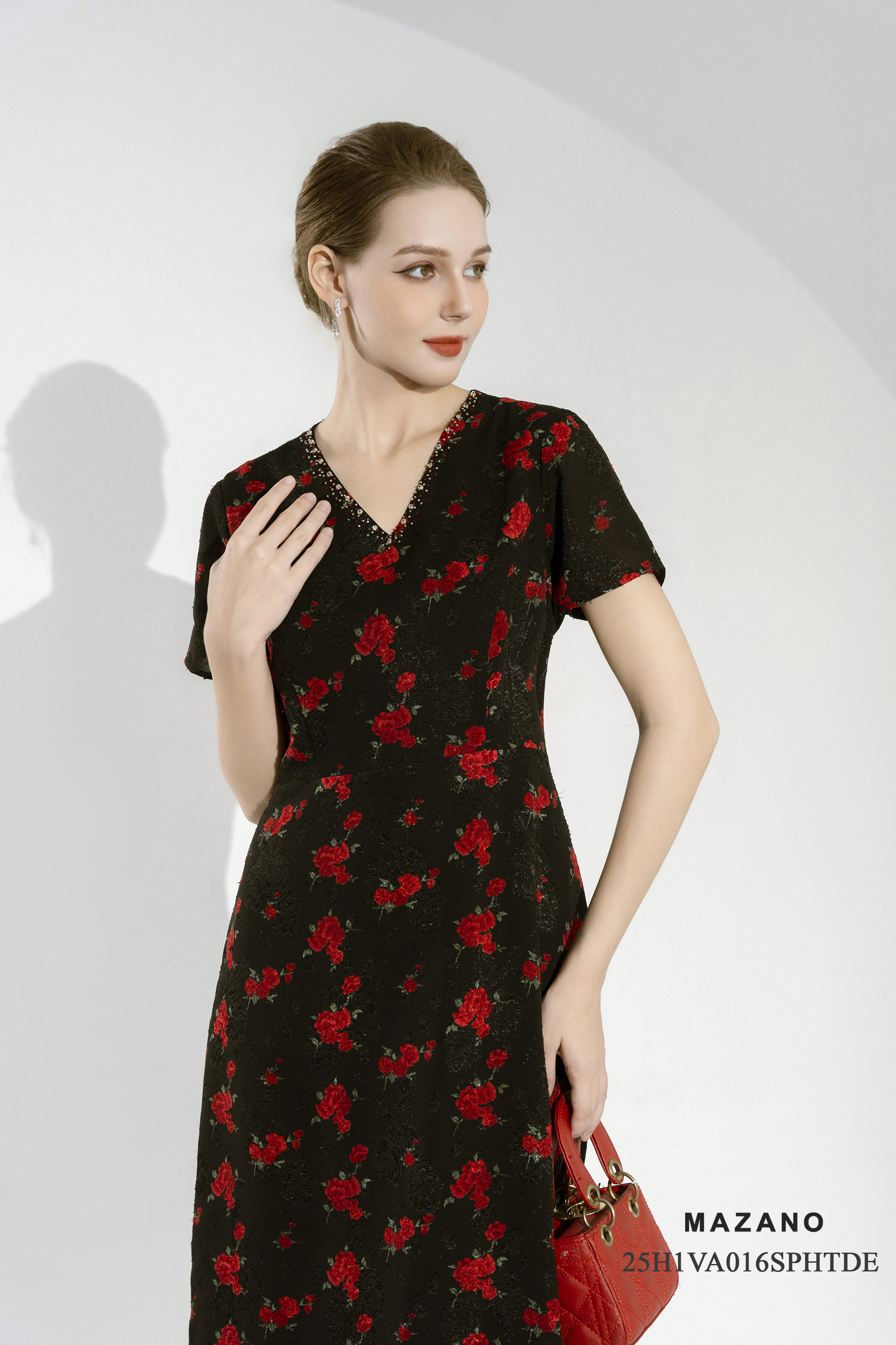 Váy Đầm ôm Vải voan 3D Họa tiết hoa hồng cách điệu Cổ V Đính đá thủ công Tay ngắn Dài qua bắp chân_thumbnail_2