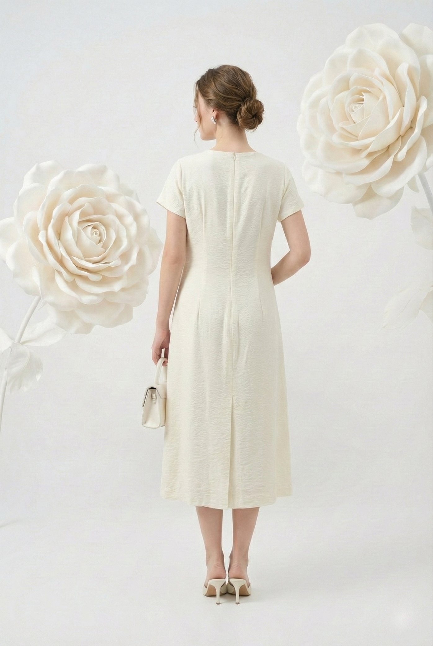 Đầm vải pha linen trắng kem dáng suông A cổ tàu cách điệu tay ngắn thiết kế MAZANO_thumbnail_4