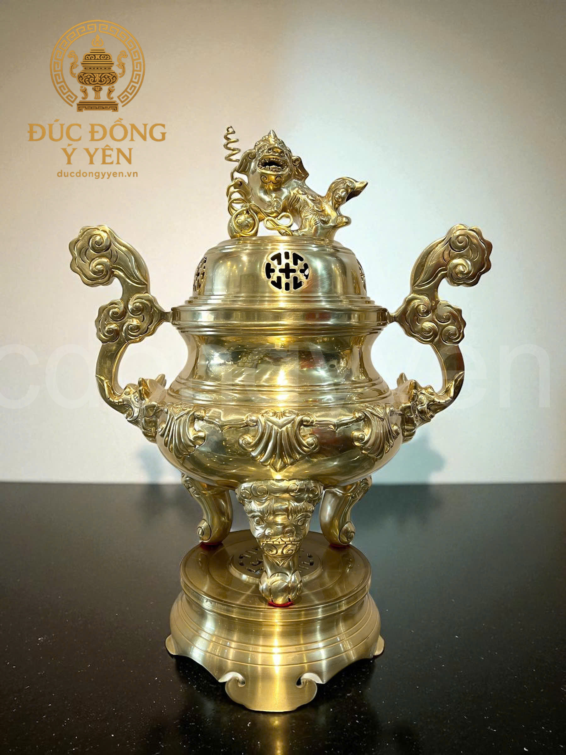 Bộ đỉnh thờ tam sự hoa văn sòi đúc đồng vàng cát tút _thumbnail_1