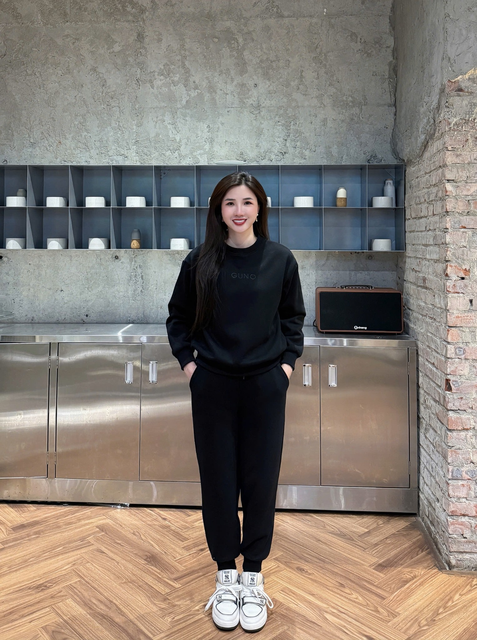 25BG168-Bộ quần áo nỉ nhung NỮ chui đầu chữ GUNO bo gấu BDW1 280226_thumbnail_1