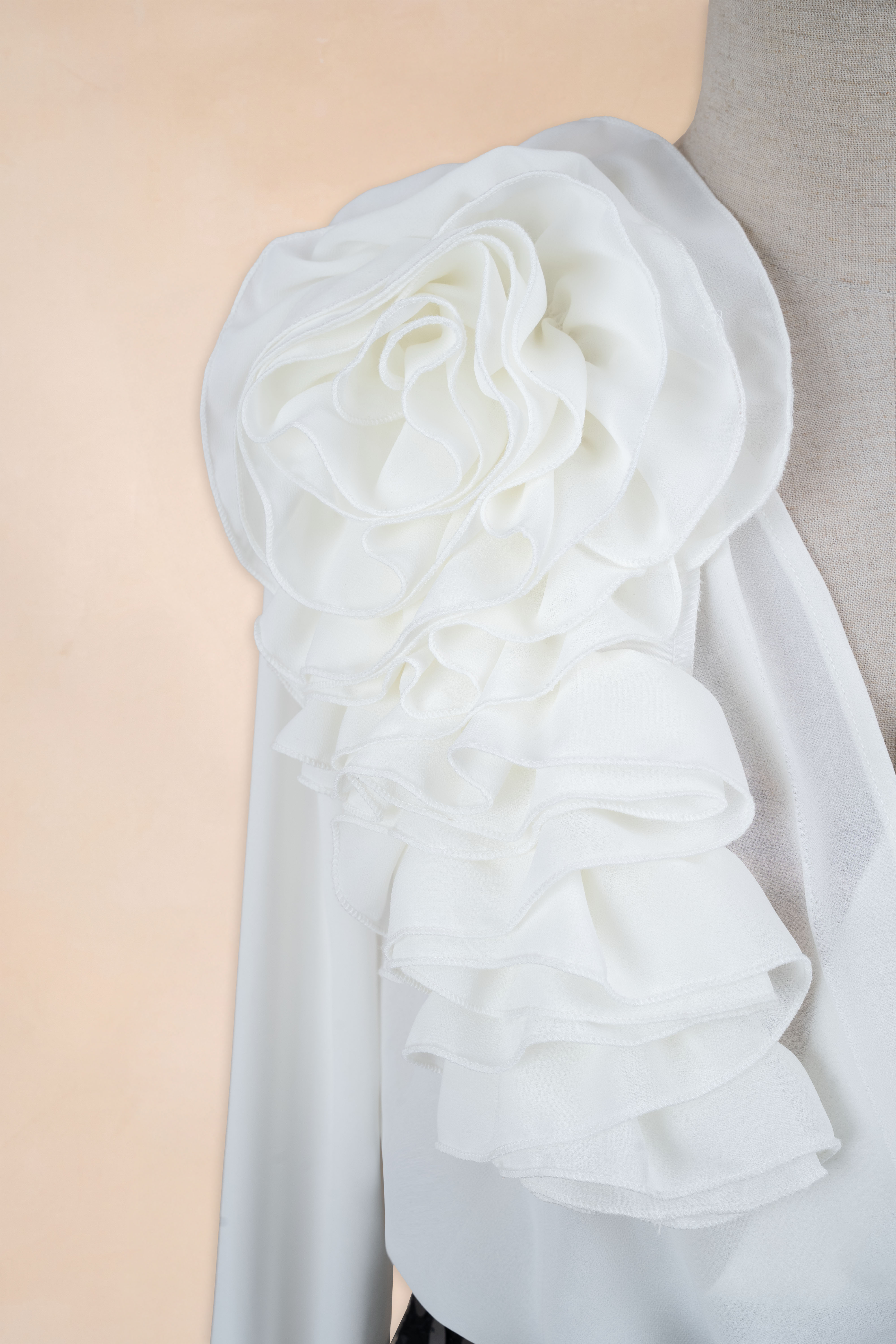 Áo Cổ V Tay Bồng Hoa Ngực_thumbnail_2