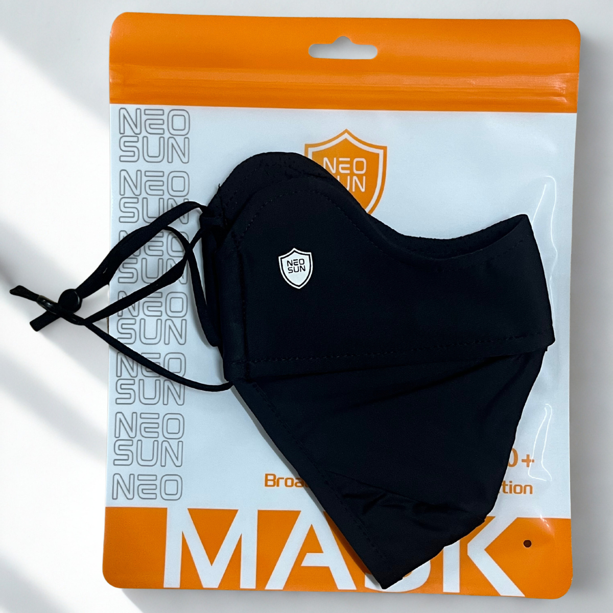 Khẩu trang chống tia UV Neo Sun màu đen mịn mát thoáng khí