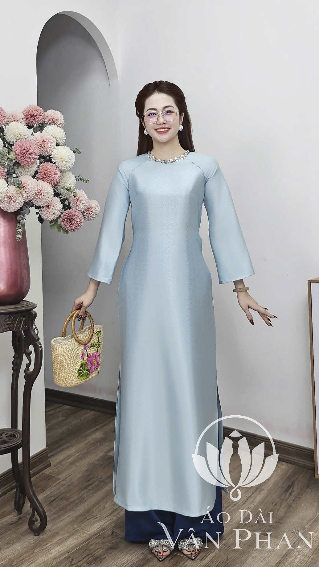 CT370 áo dài cách tân cổ khít tay loe gấm sao băng màu xanh min_thumbnail_1