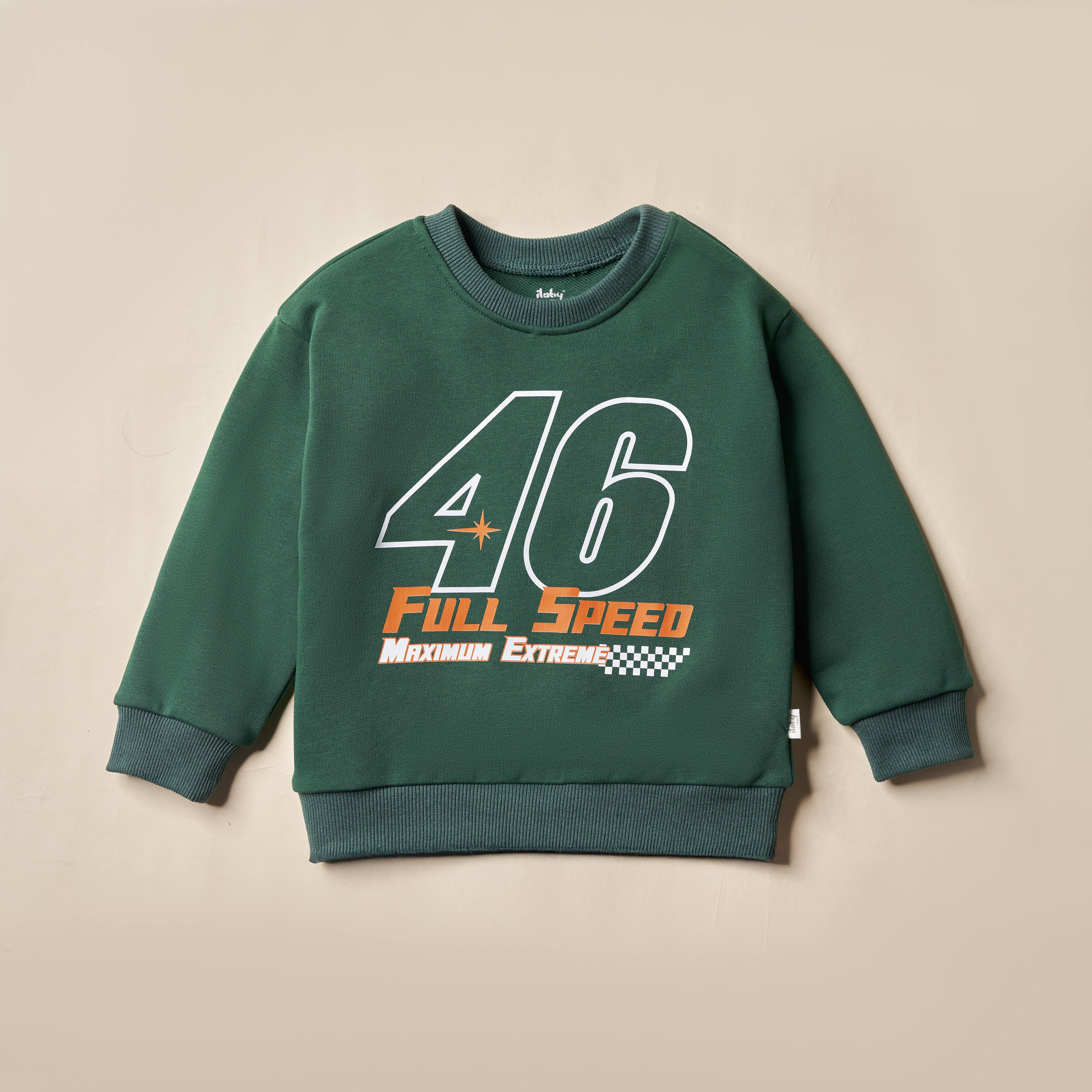 Áo sweater in hình thân trước