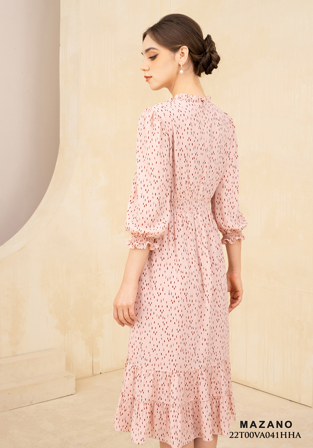 Đầm hồng họa tiết bùng eo chun_thumbnail_3
