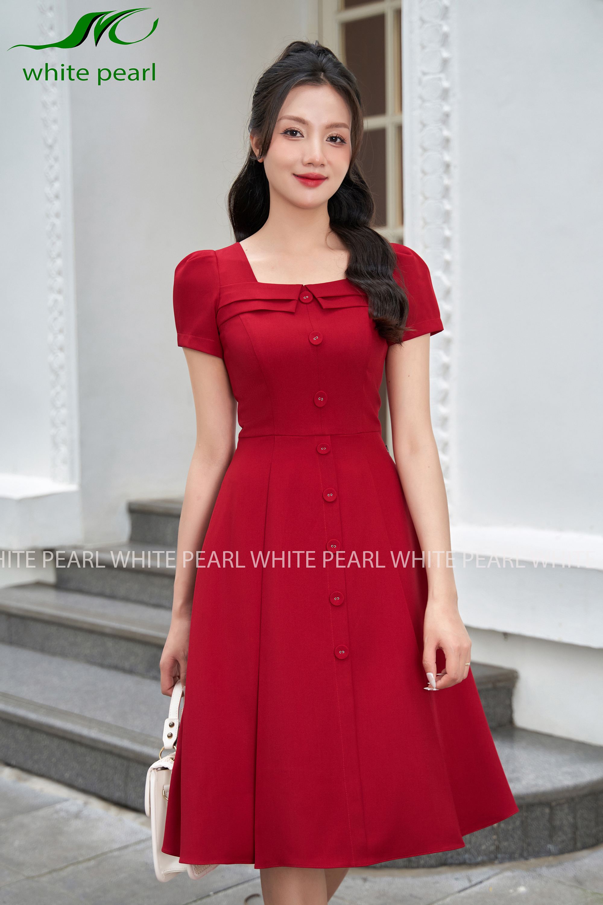 Mẫu đầm cổ vuông màu Đỏ thời trang công sở cao cấp White Pearl