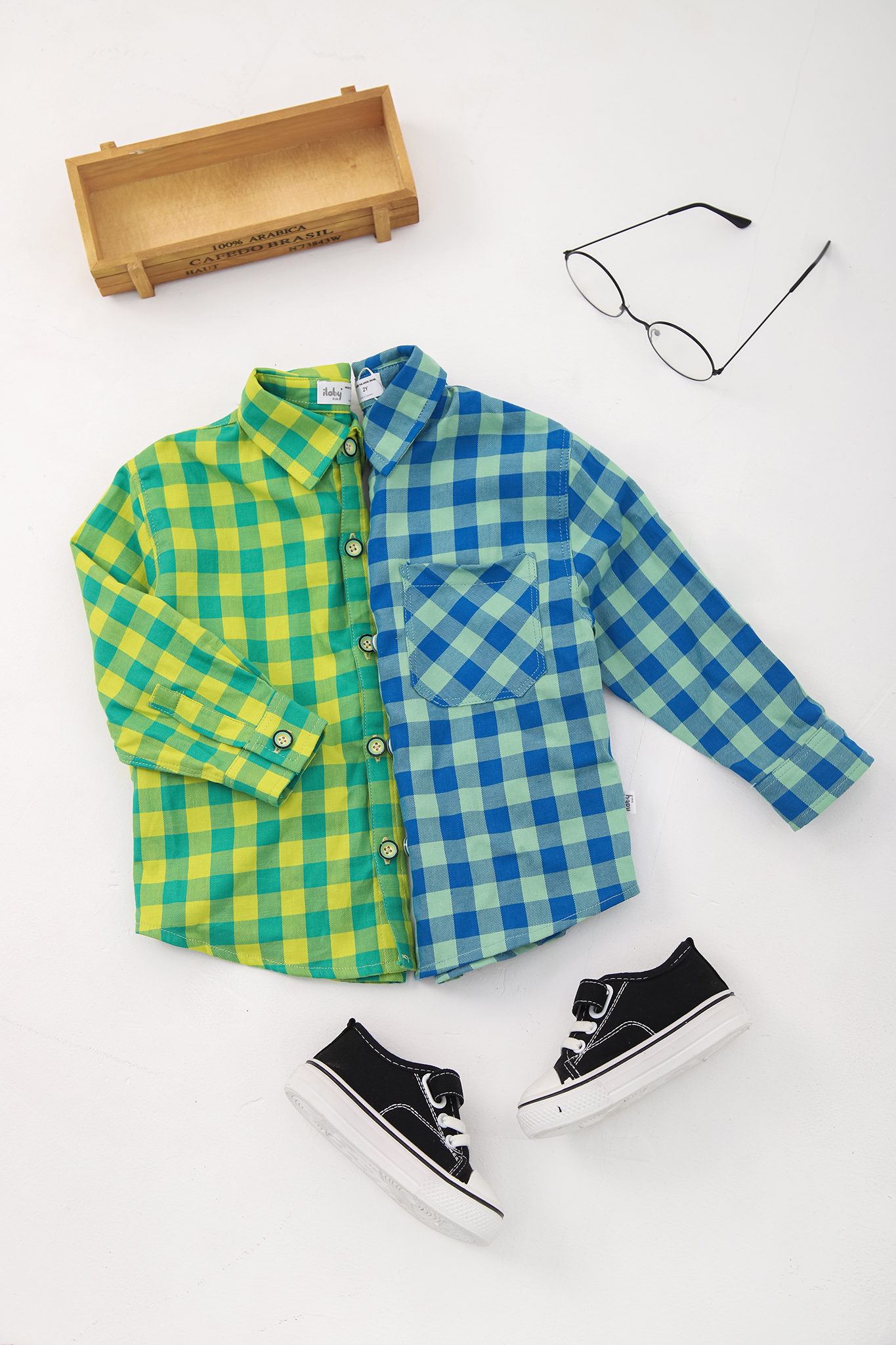 Áo sơ mi kẻ dài tay phối túi