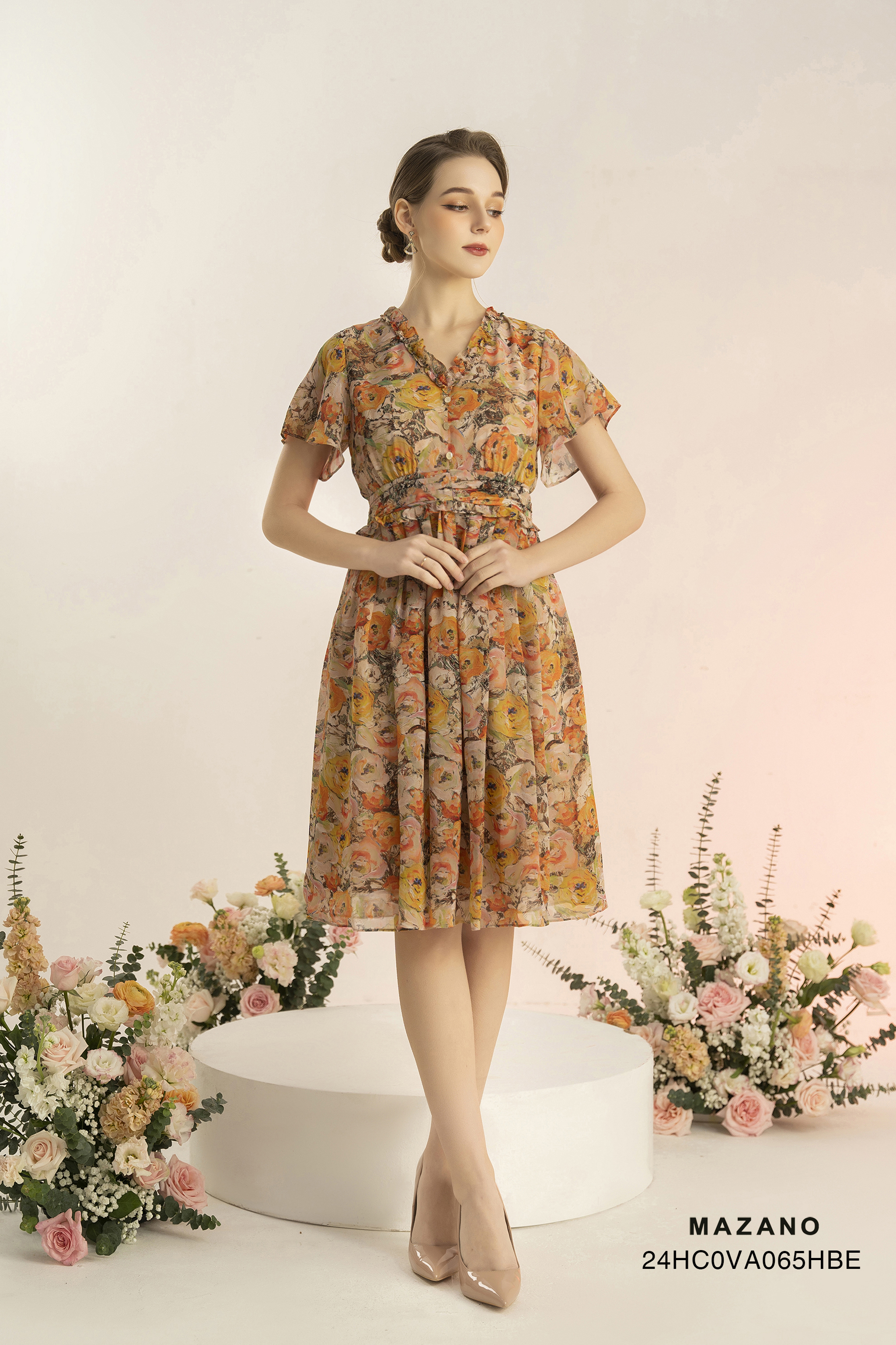 Đầm họa tiết eo cao chân rủ ngắn xếp ly cách điệu