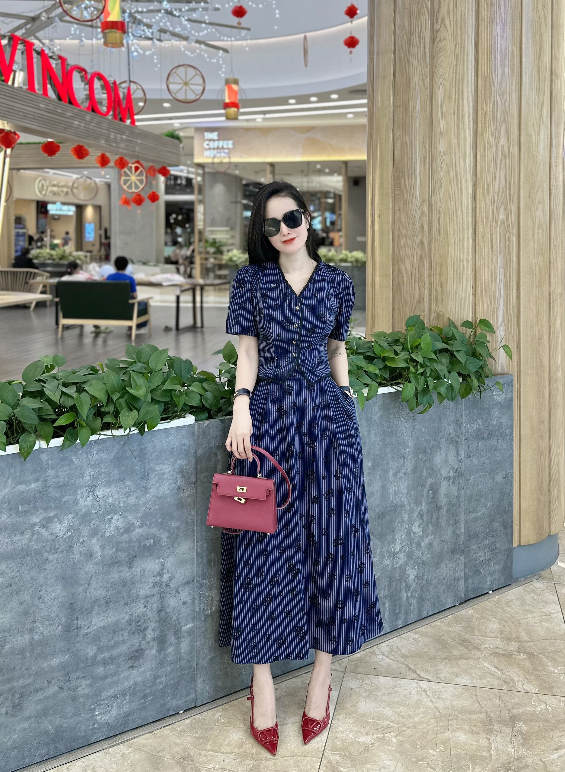 Set Áo Phối Viền Chân Váy