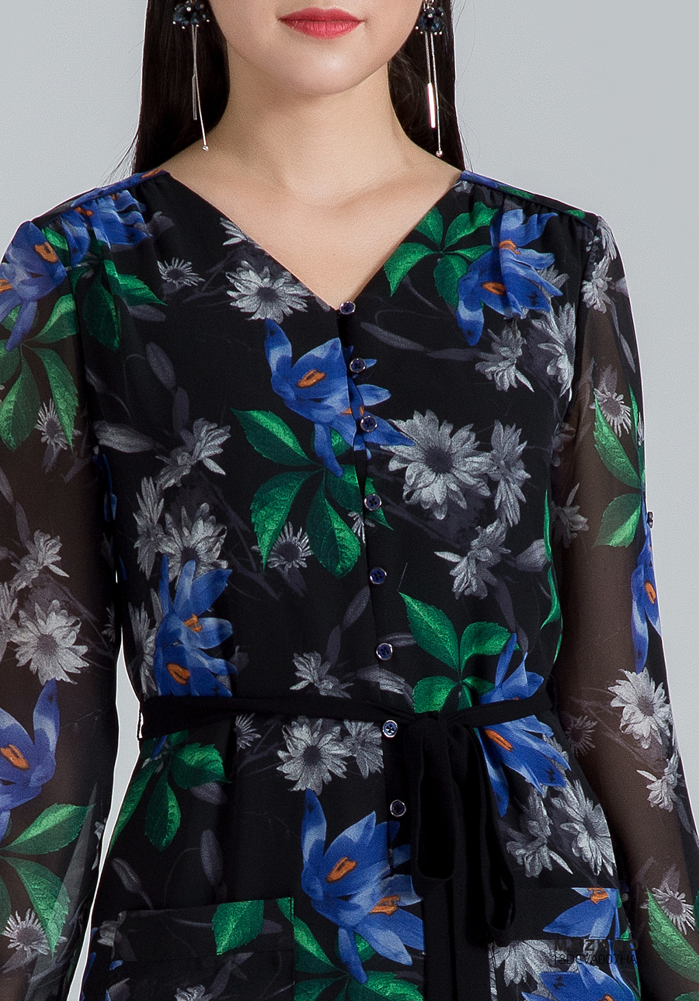 Váy họa tiết cổ V phối túi_thumbnail_4