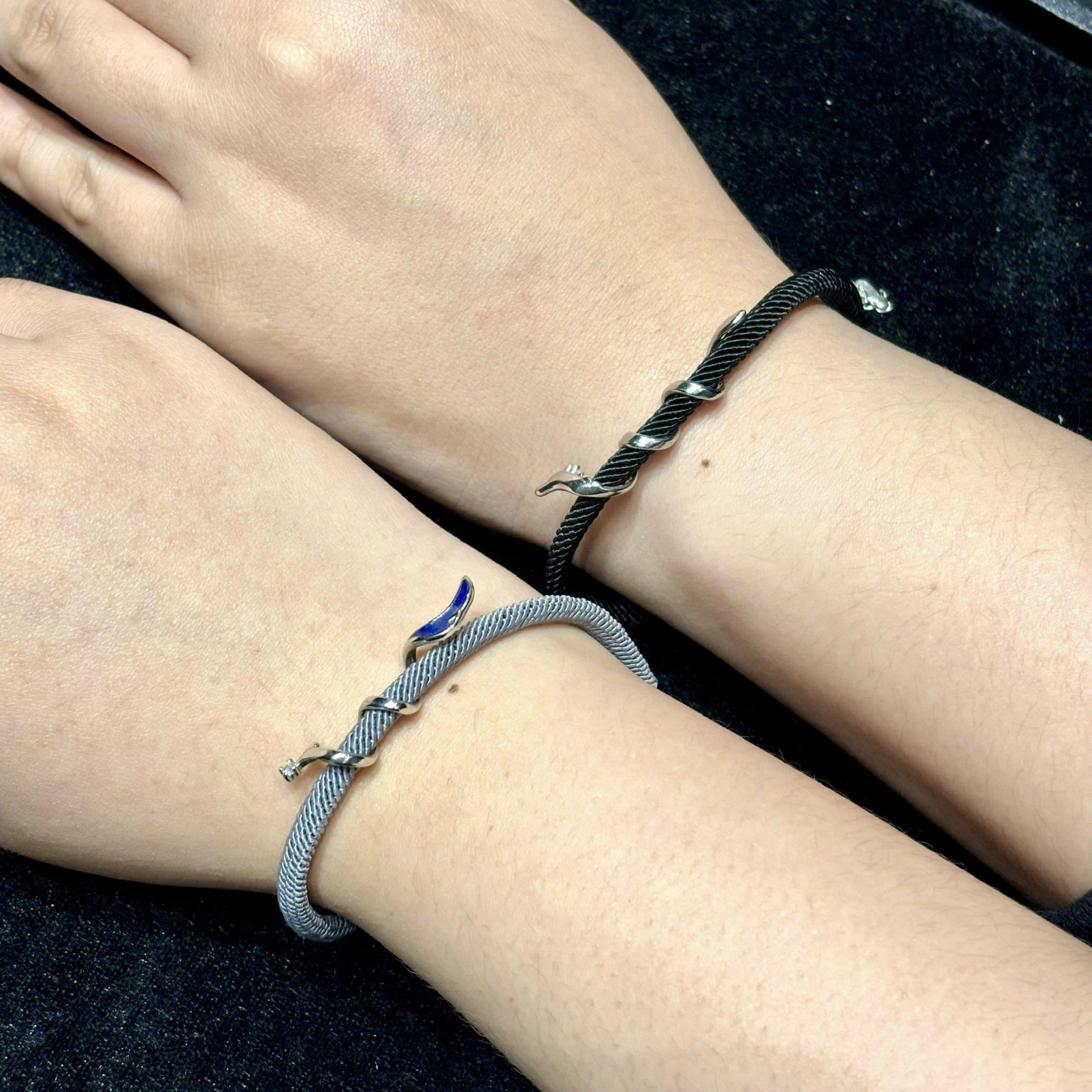 Vòng tay cặp dây vải charm rồng mạ bạc