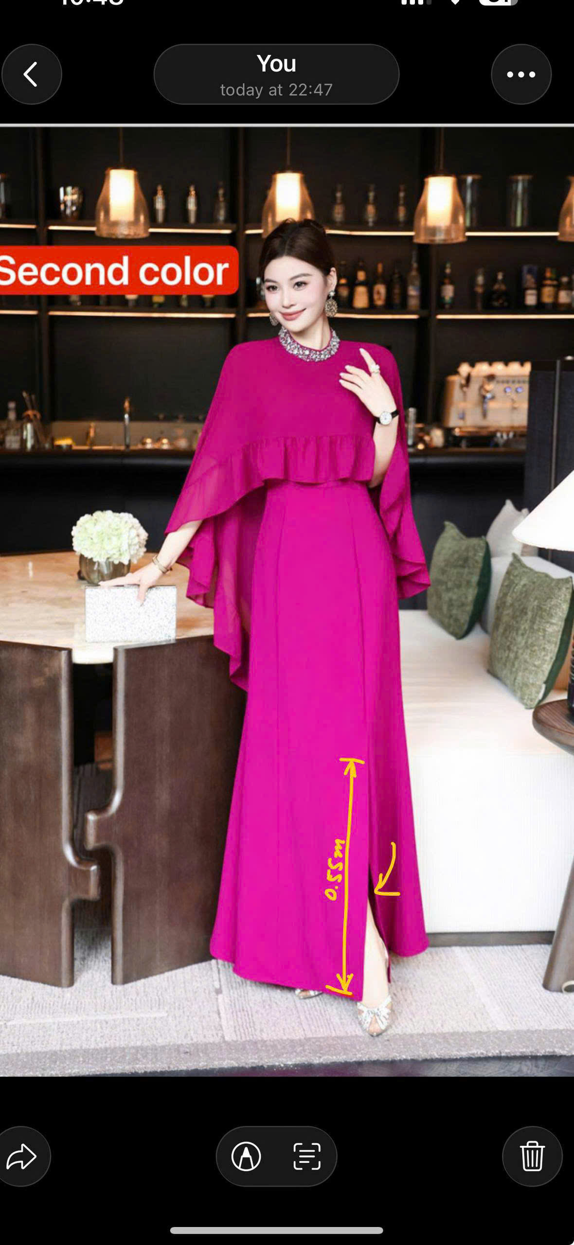 Đầm nữ hoàng cổ đính đá