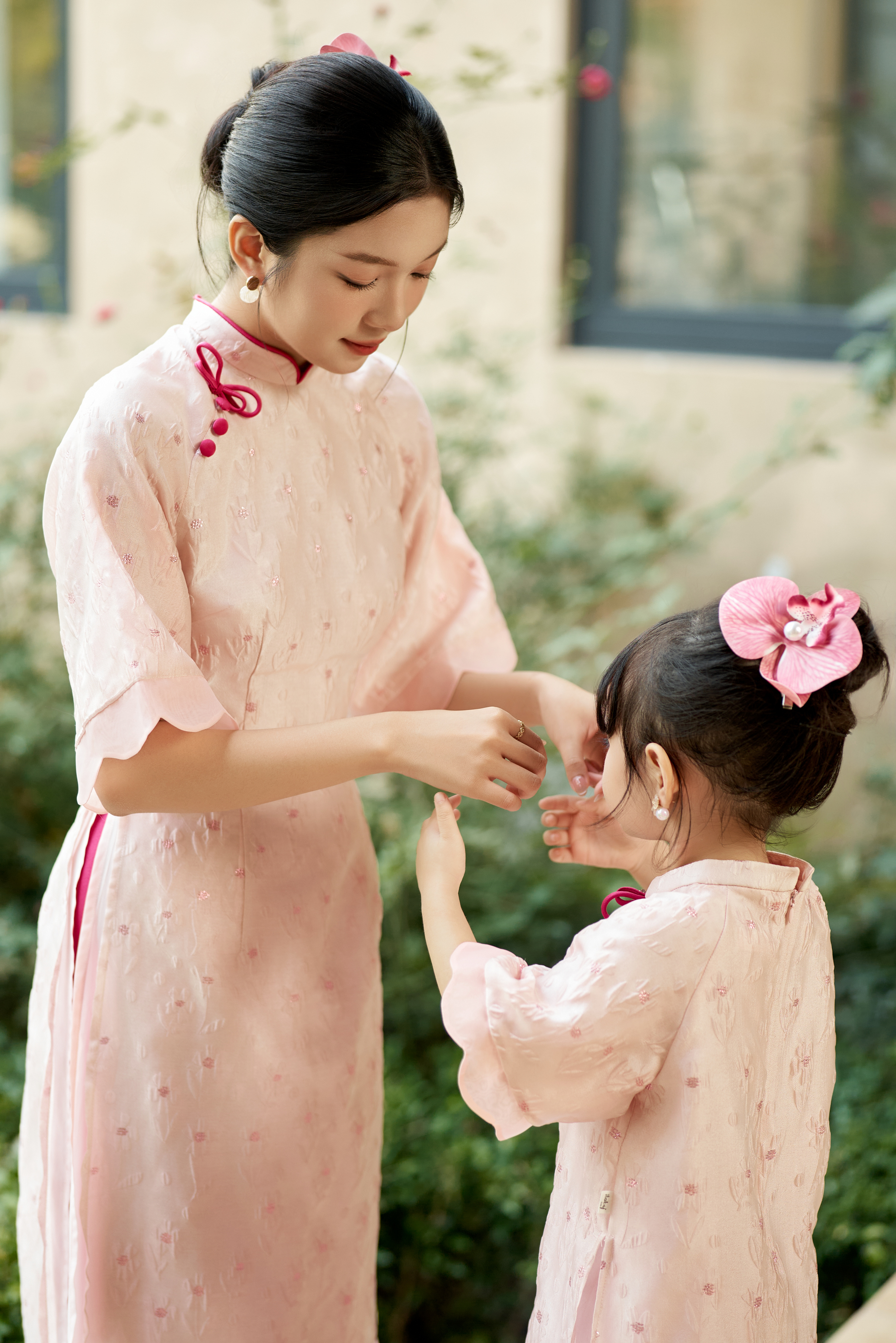 Áo dài mẹ Cát Tiên_thumbnail_2