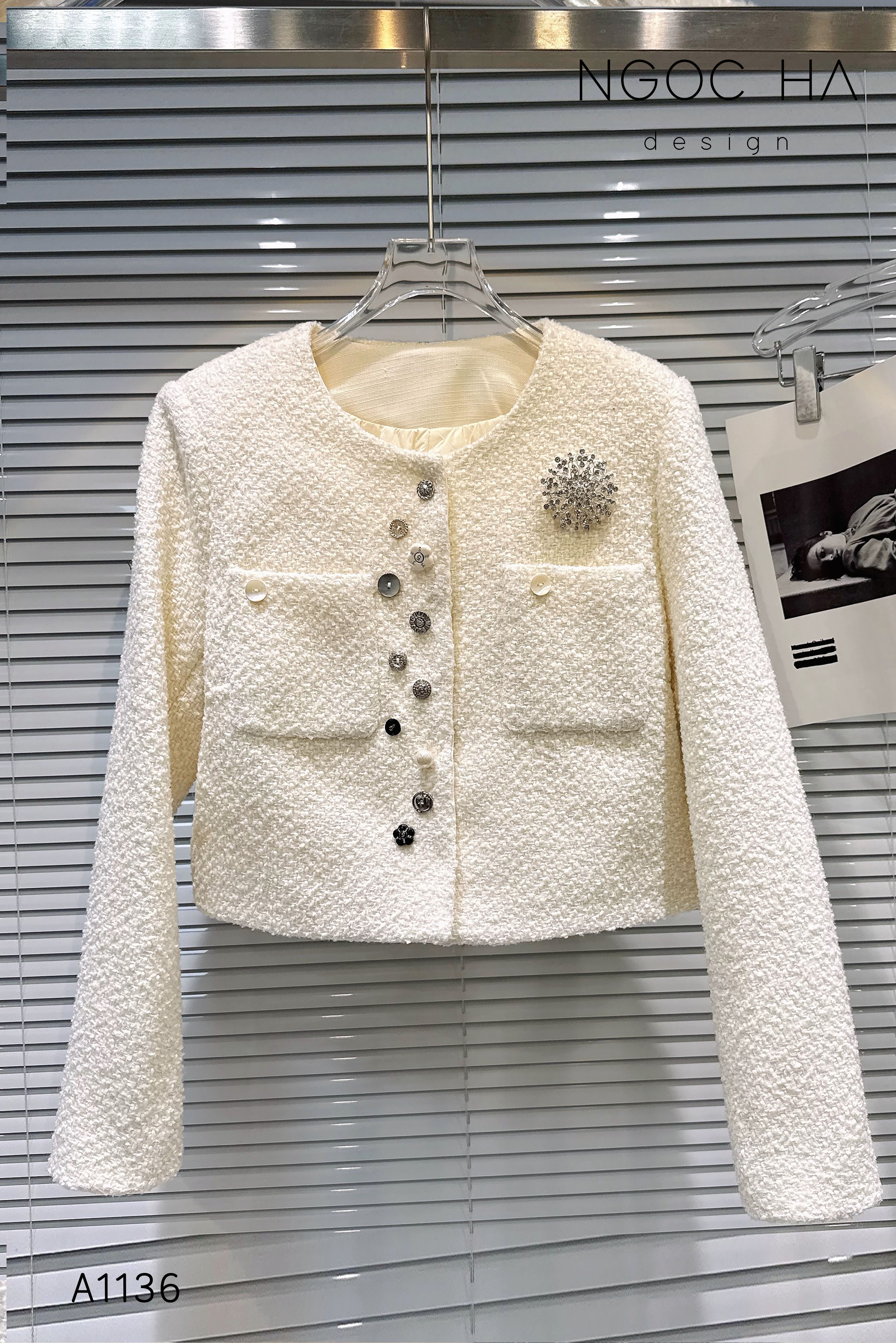 Milan Top_ Áo Tweed Nhiều Cúc Màu Kem A1136_thumbnail_4