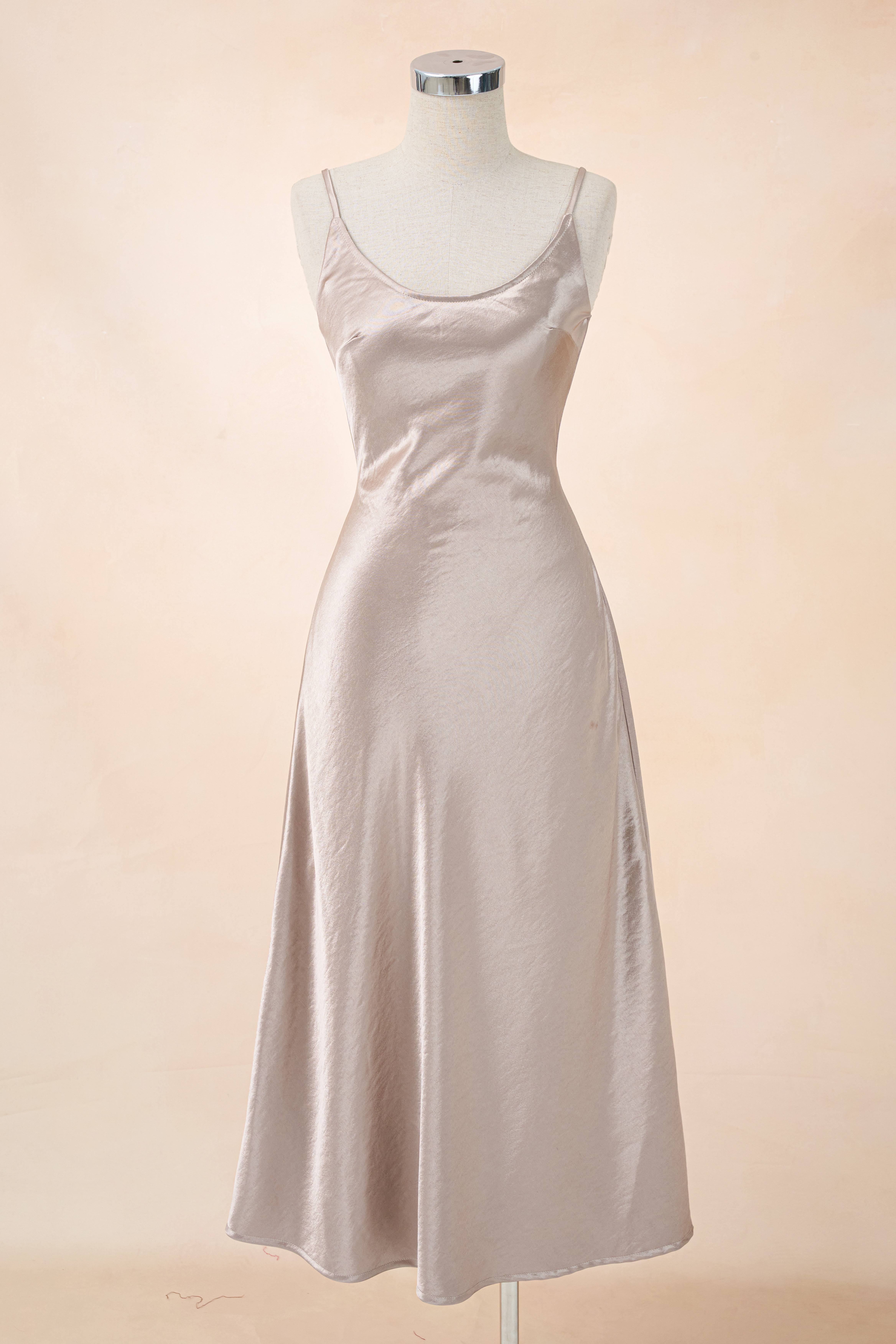 Đầm 2 Dây Chữ A Trơn