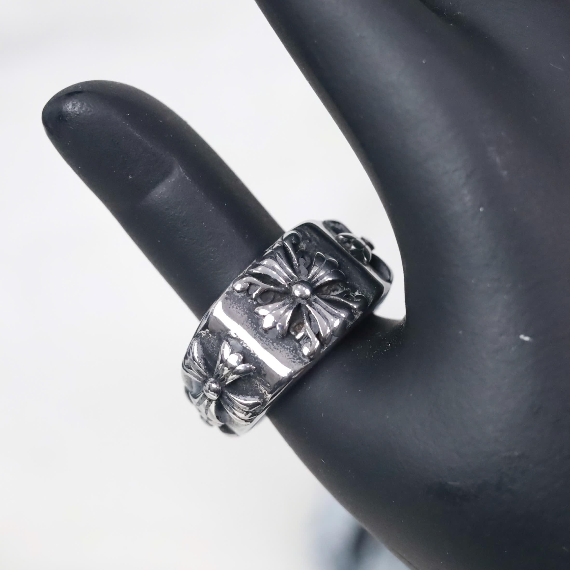 Nhẫn titan chrome heart thánh giá to nhỏ size 8_thumbnail_3