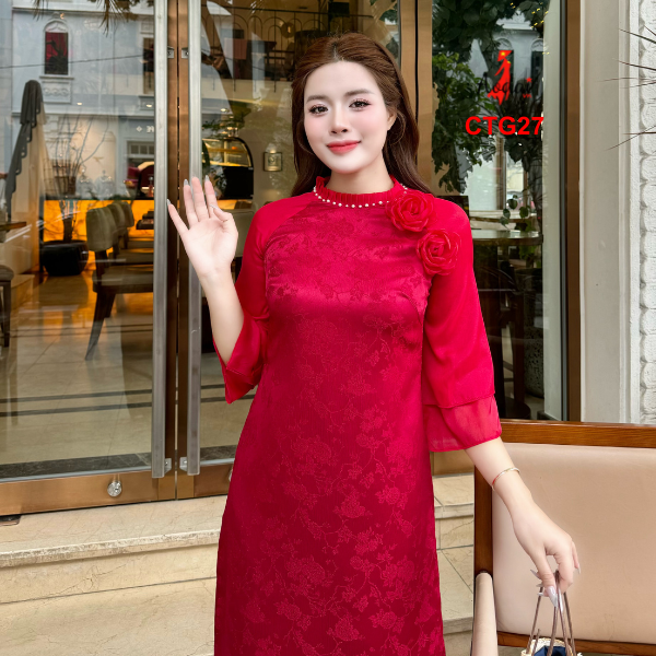 Áo dài cách tân Gấm xốp Thượng Hải tay ghép Von tơ mềm 2 lớp cổ xếp li hoa thêu nổi