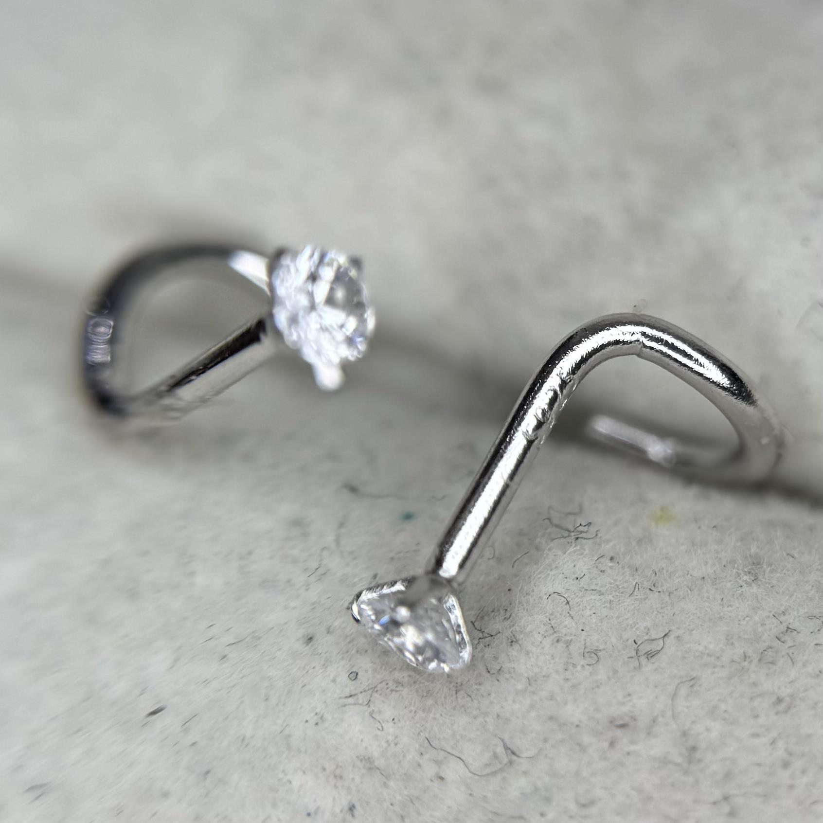 Mũi C kim cương trắng chấu size 2.5._thumbnail_2