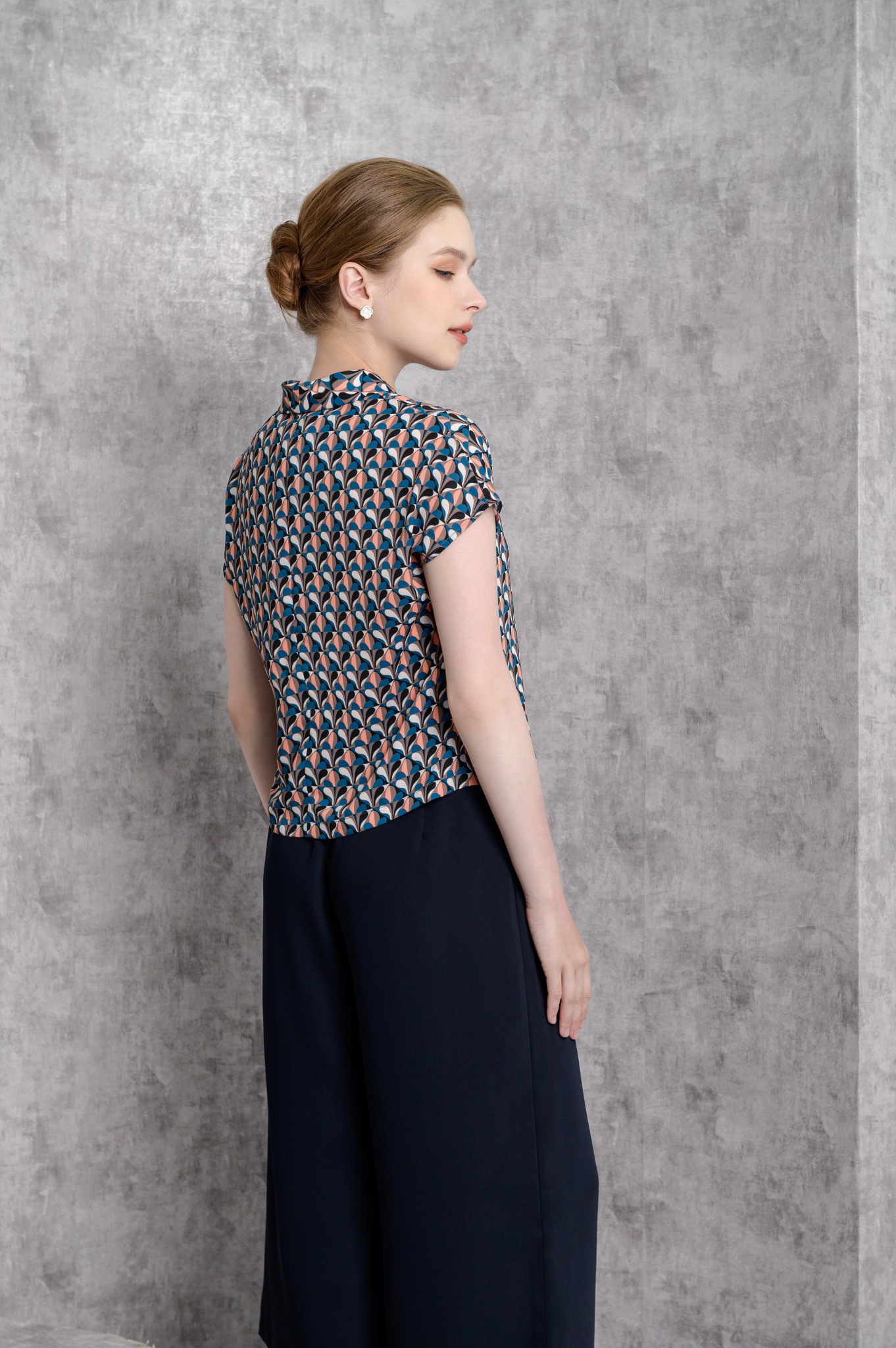 Áo croptop họa tiết cổ 2 ve cách điệu_thumbnail_5