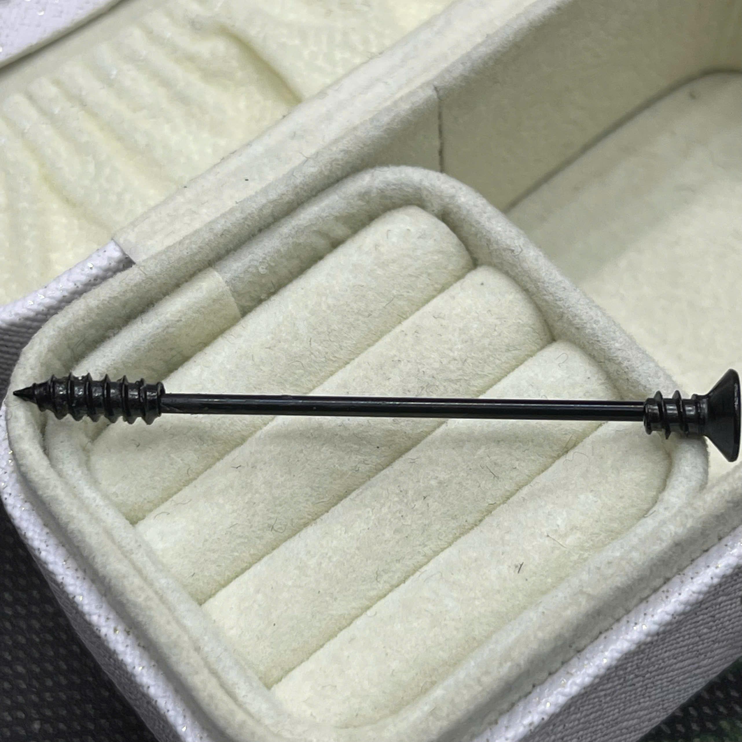 Indus kiểu cây đinh đen.