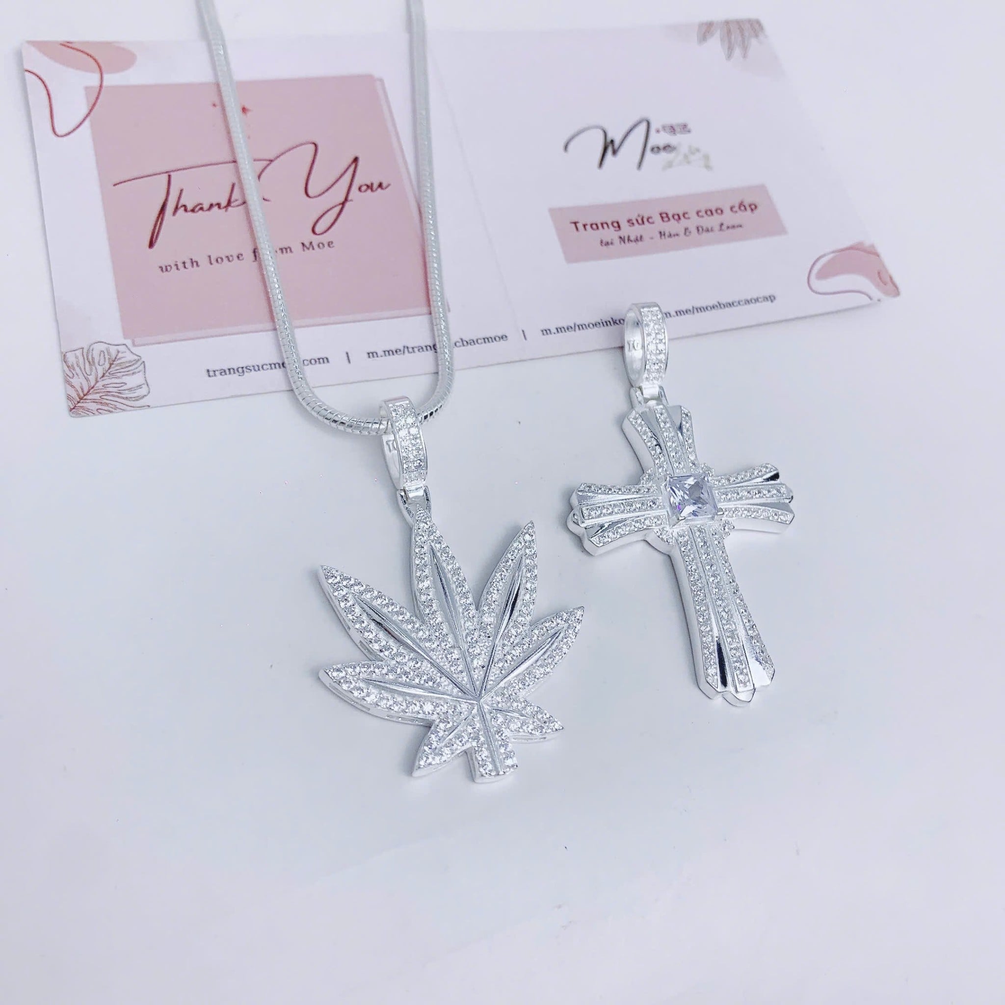 MN44 - Mặt dây chuyền nam lá cần sa nạm đá (2,7c)_thumbnail_2