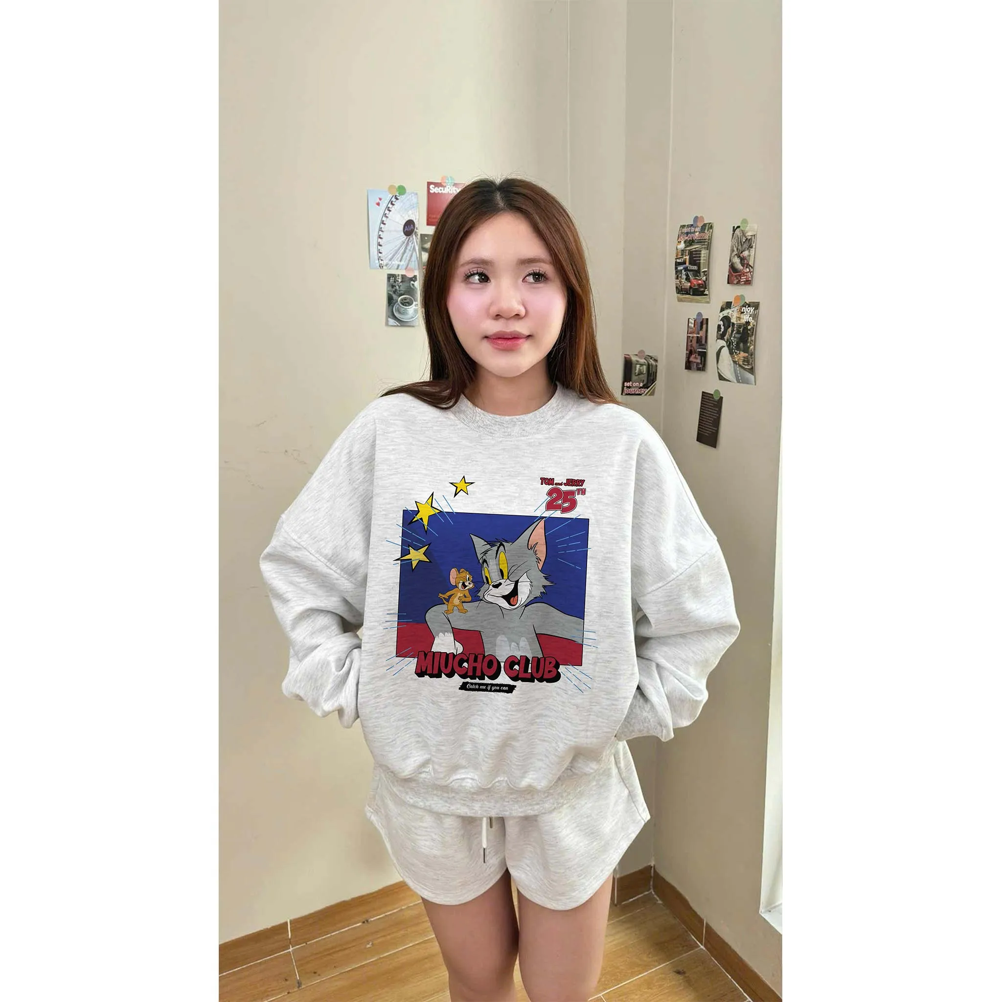 Áo Sweater boxy hình Tom & Jerry 2627 Miucho vải nỉ 2 da dày dặn thoáng mát tay dài cổ tròn in mix_thumbnail_2