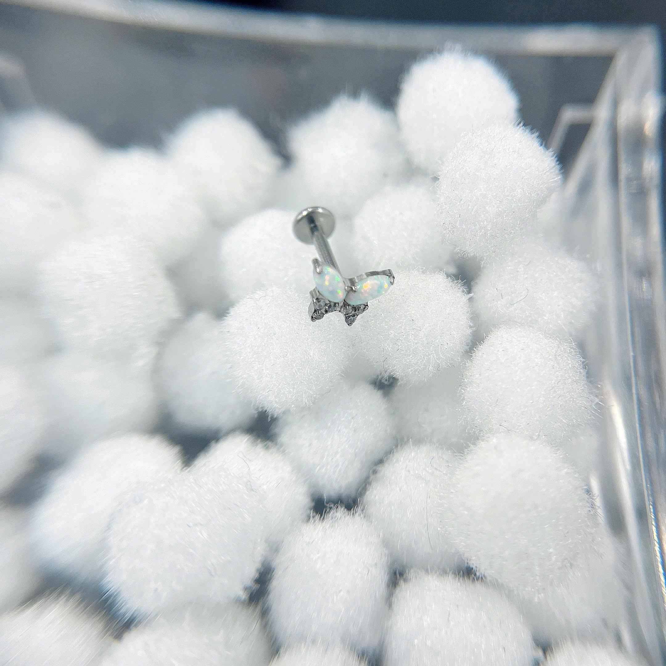 Khuyên kiểu titan bướm opal 3 kim cương_thumbnail_2