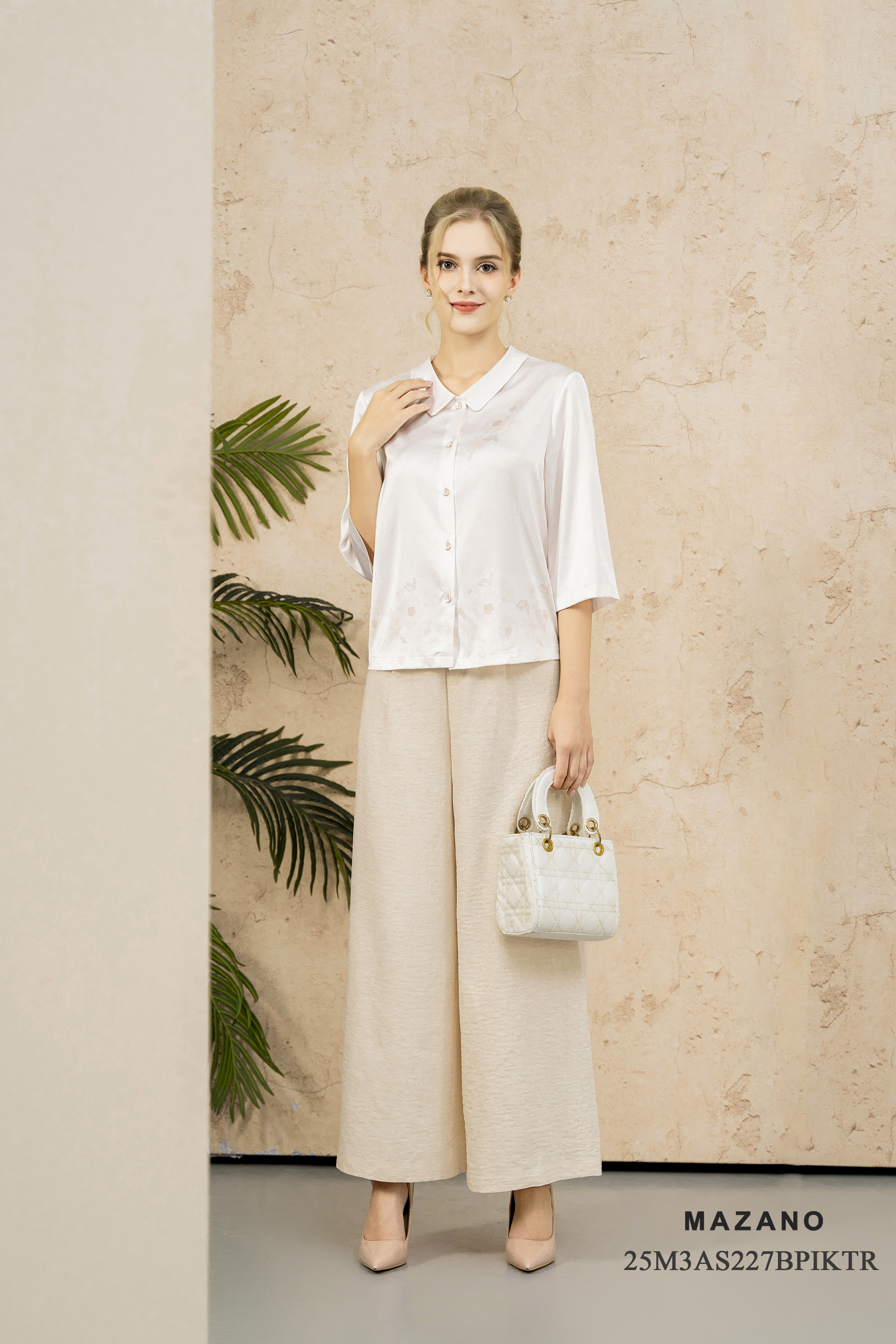 Áo sơ mi cài khuy Suông Vải lụa in họa tiết cách điệu Cổ bẻ cài khuy Tay lỡ Dài dưới eo_thumbnail_2