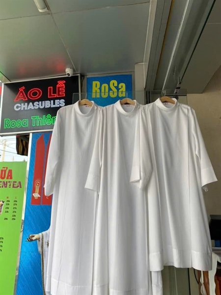 Áo thừa tác viên không ren ( áo ca đoàn có cổ)